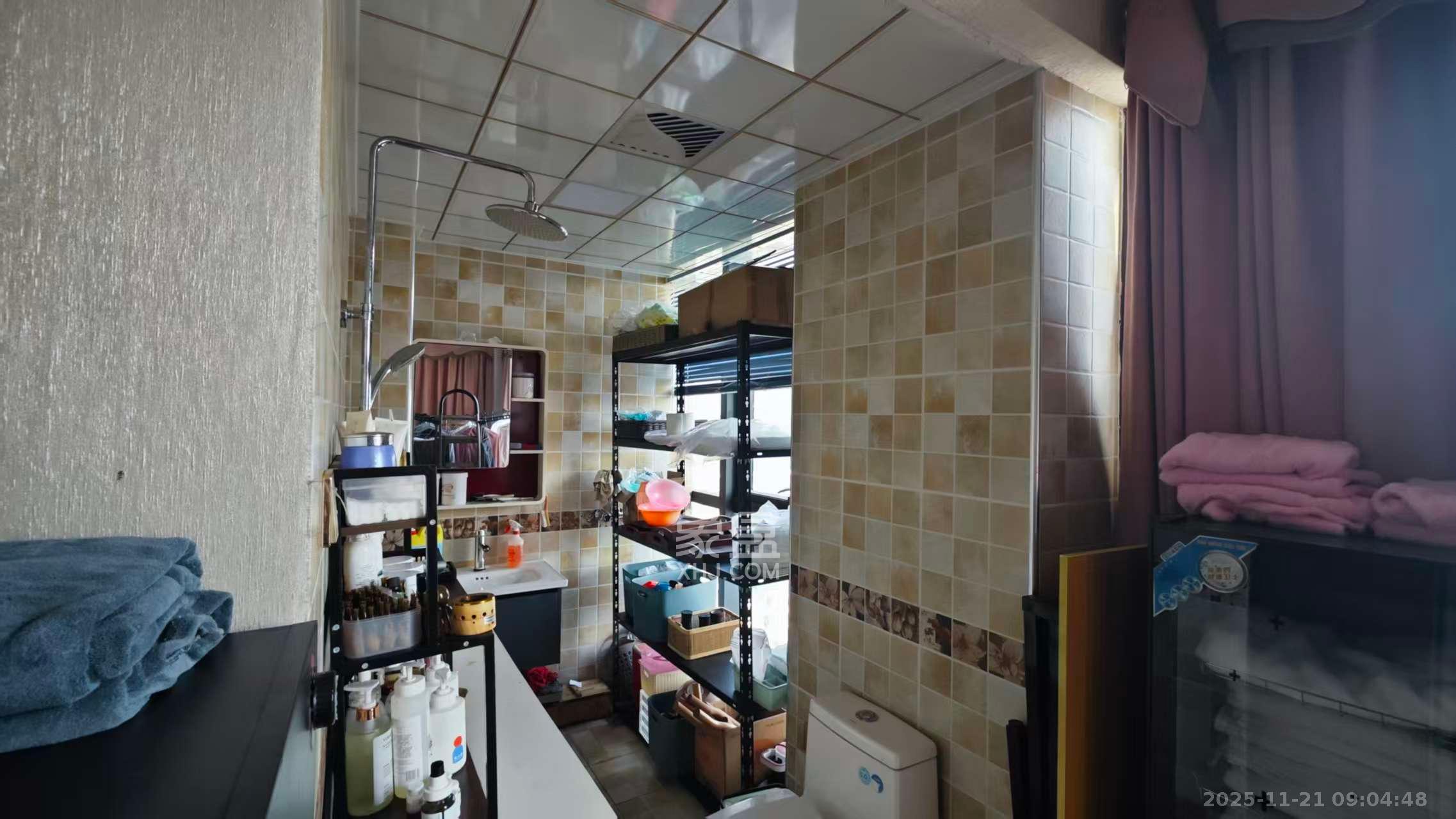 万坤图财富广场  1室1厅2卫    12000.0元/月室内图