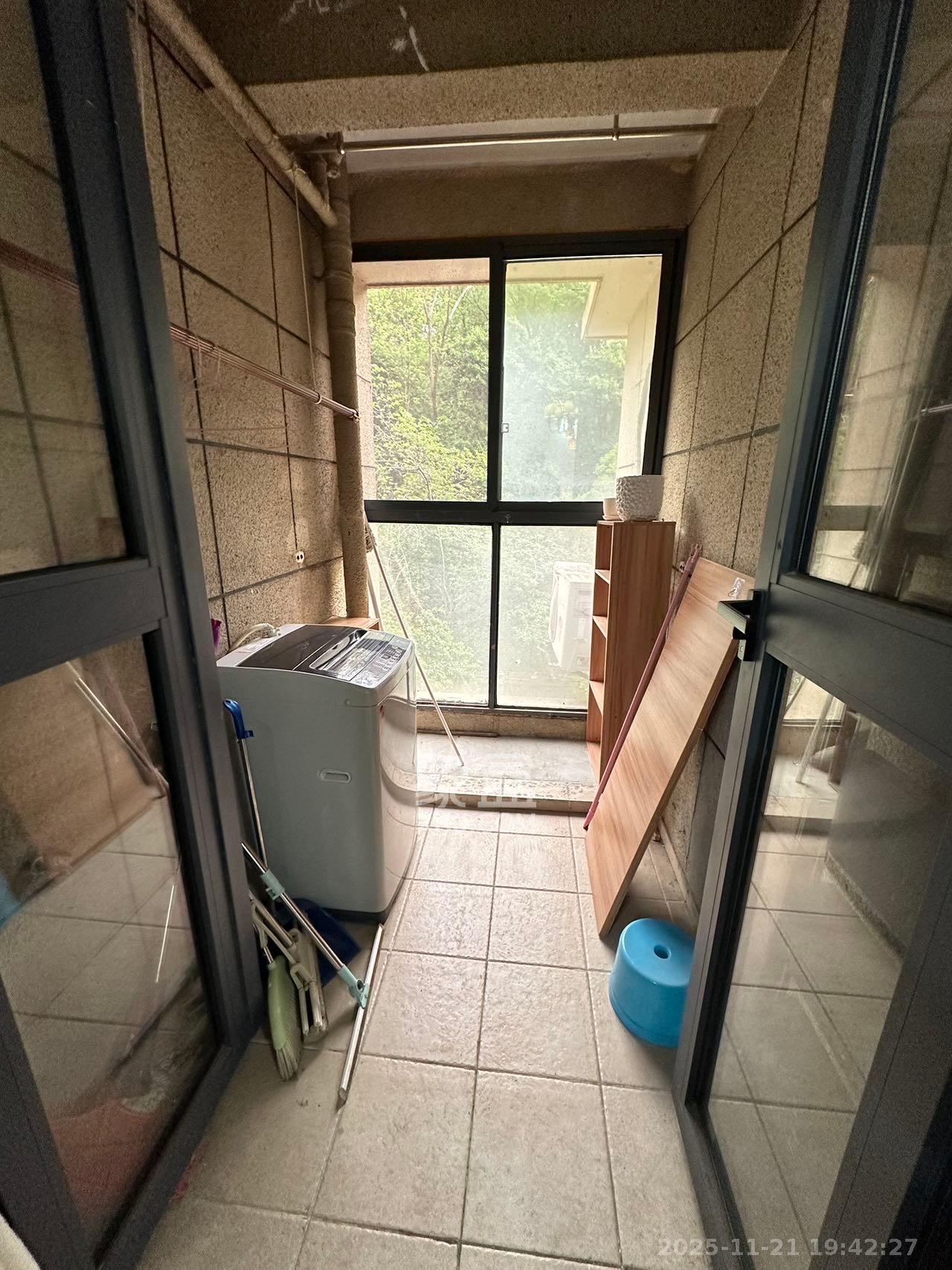 保利城（中航城国际社区、郡原美村）  1室1厅1卫    1300.0元/月室内图