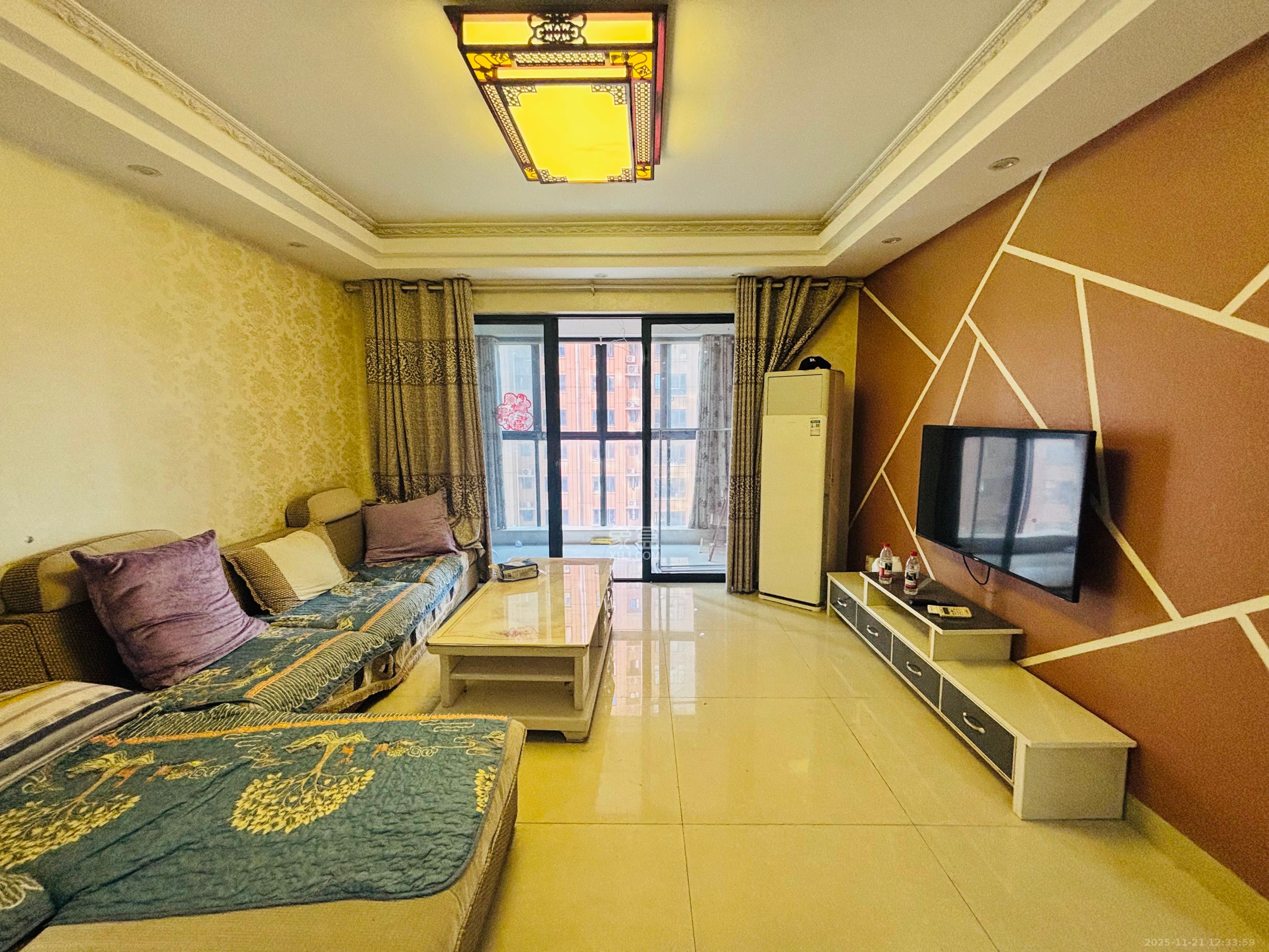 武广美誉  2室2厅1卫    2100.0元/月室内图1