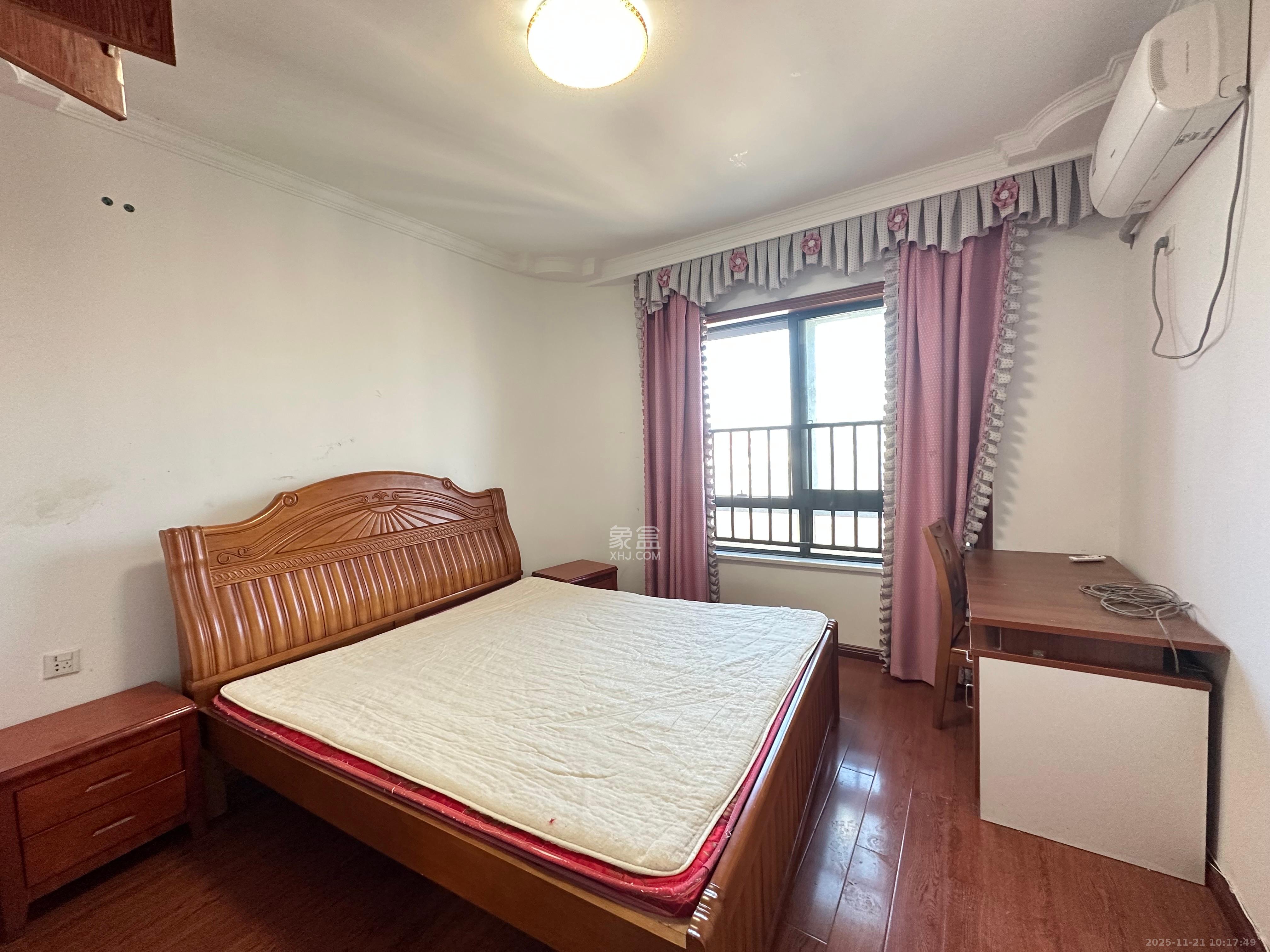 奥克斯广场 3室2厅2卫 3800.0元/月 奥克斯广场 3室2厅2卫 3800.0元/月室内图