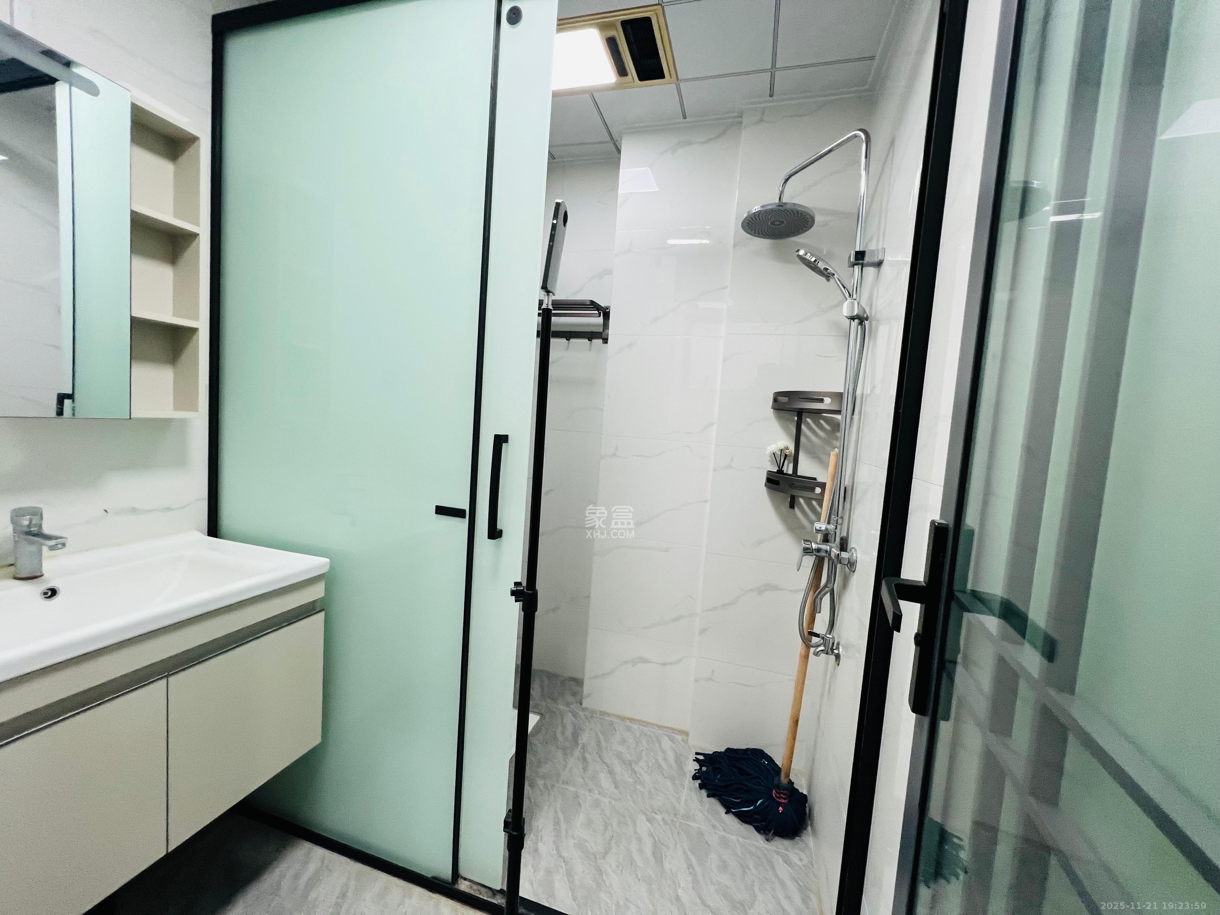 诺德滨江逸园(中铁逸园) 1室1厅1卫 1700.0元/月 诺德滨江逸园(中铁逸园) 1室1厅1卫 1700.0元/月室内图