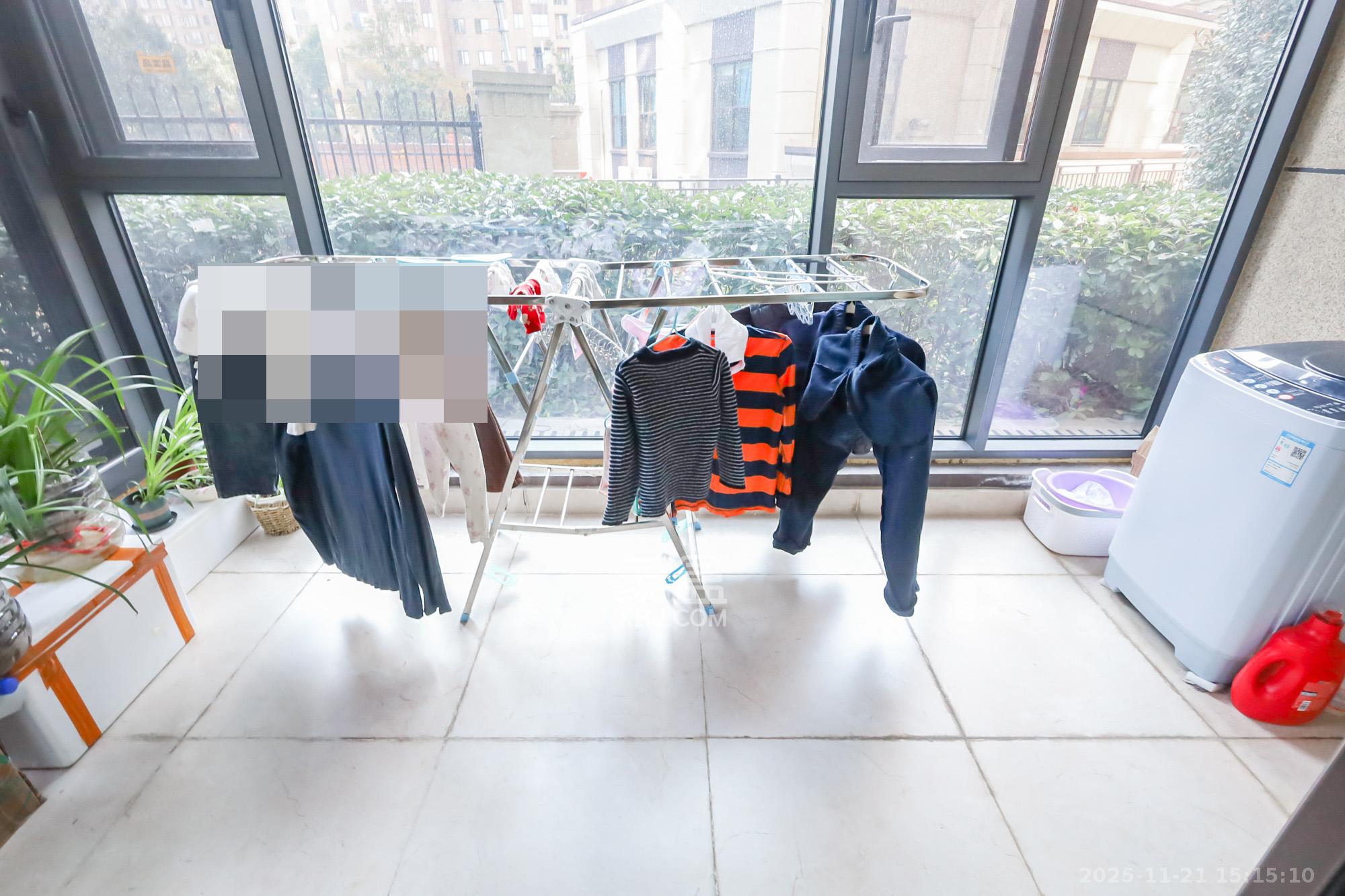 保利海德公园 3室1厅1卫 140.0万 保利海德公园 3室1厅1卫 140.0万阳台