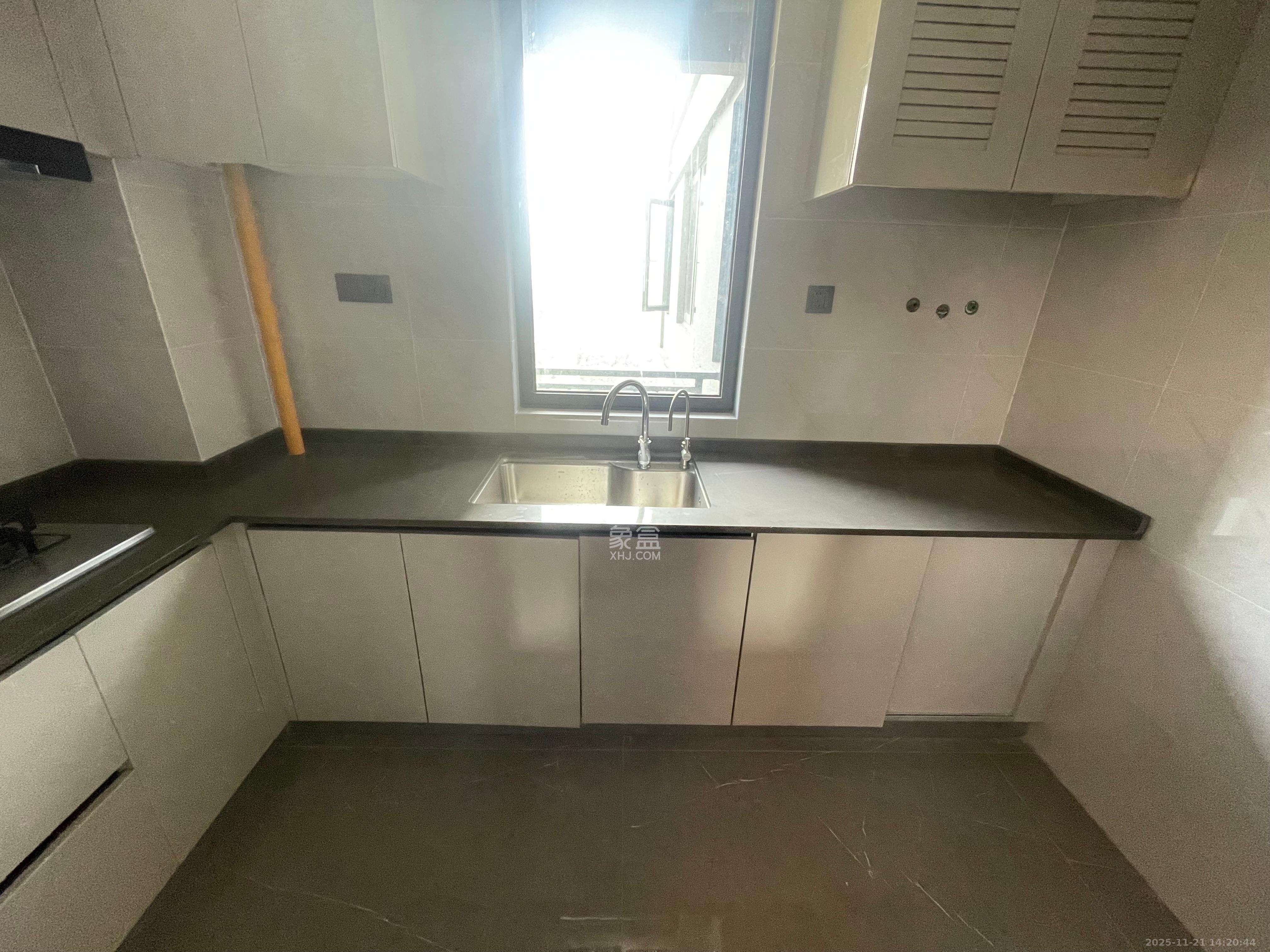 龙湖舜山府 3室2厅2卫 2800.0元/月 龙湖舜山府 3室2厅2卫 2800.0元/月室内图