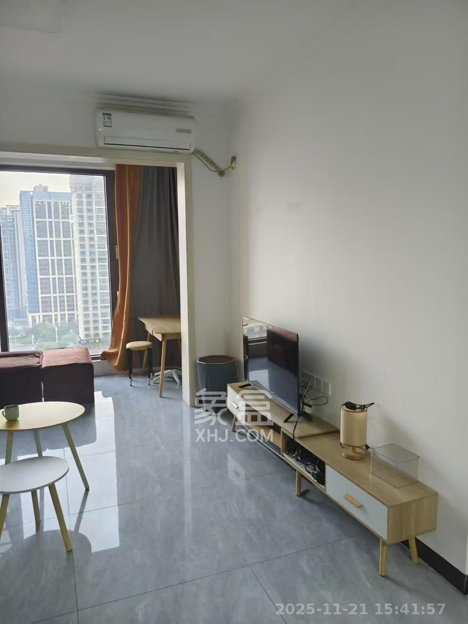 恒大江湾 3室1厅1卫 2300.0元/月 恒大江湾 3室1厅1卫 2300.0元/月室内图