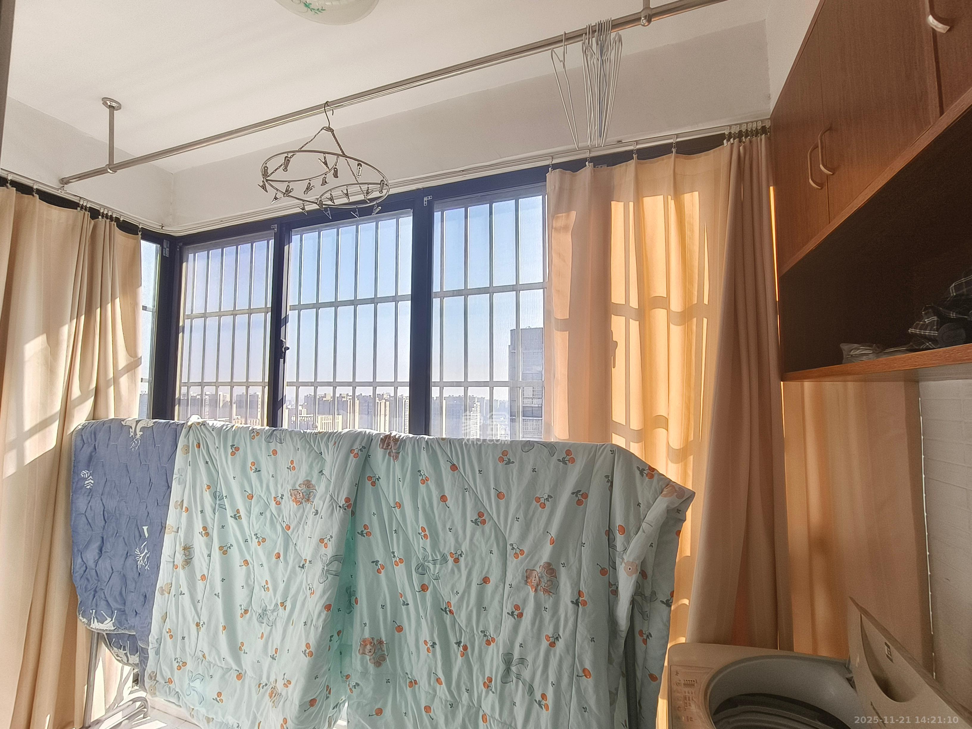 尚都花园城  3室2厅2卫    1800.0元/月室内图