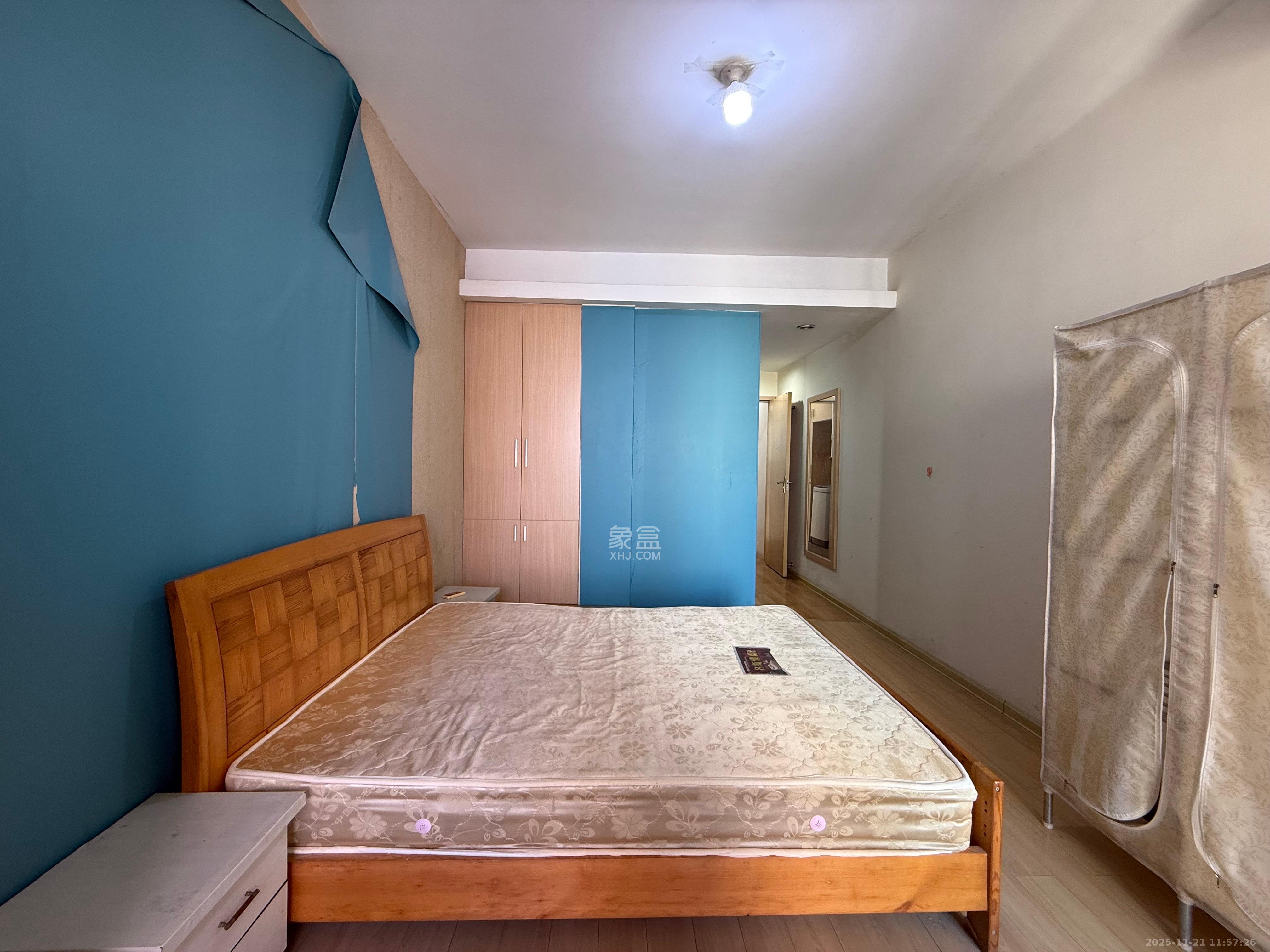 华润凤凰城一期  1室1厅1卫    1400.0元/月室内图