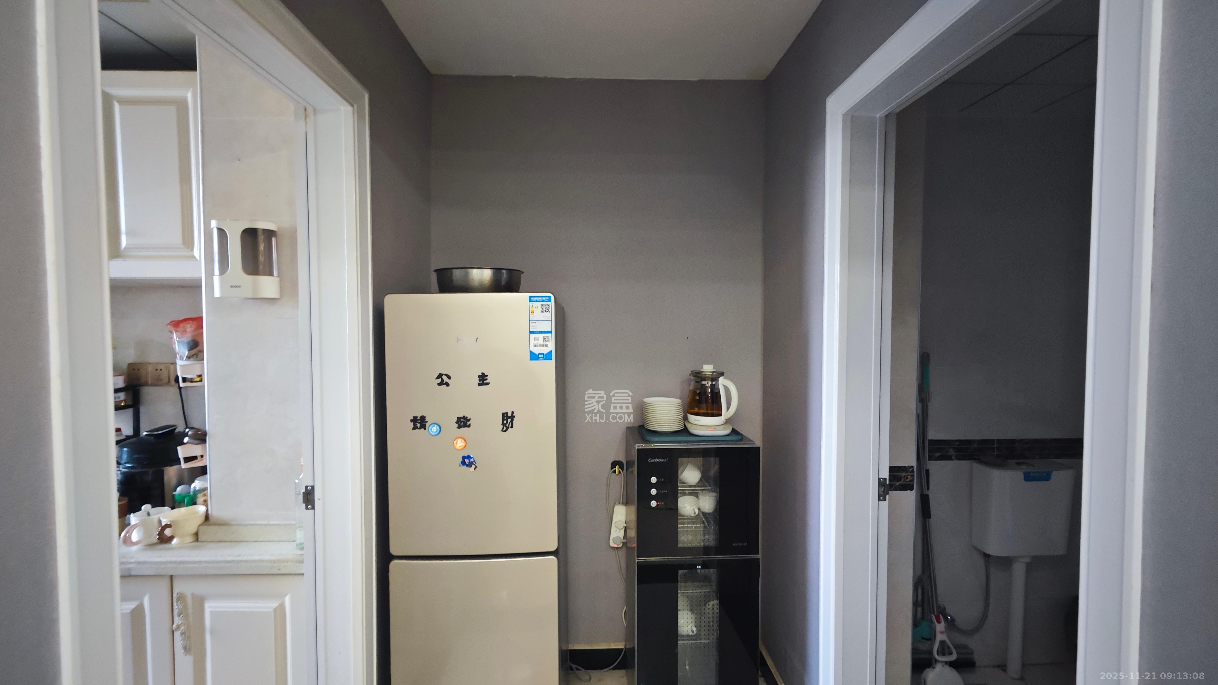 万坤图财富广场 1室1厅2卫 12000.0元/月 万坤图财富广场 1室1厅2卫 12000.0元/月室内图