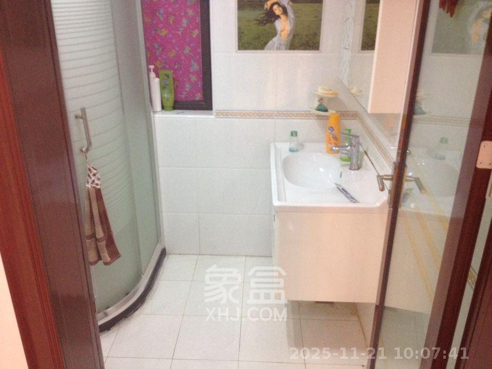 保利麓谷林语D区  3室2厅1卫    2400.0元/月室内图