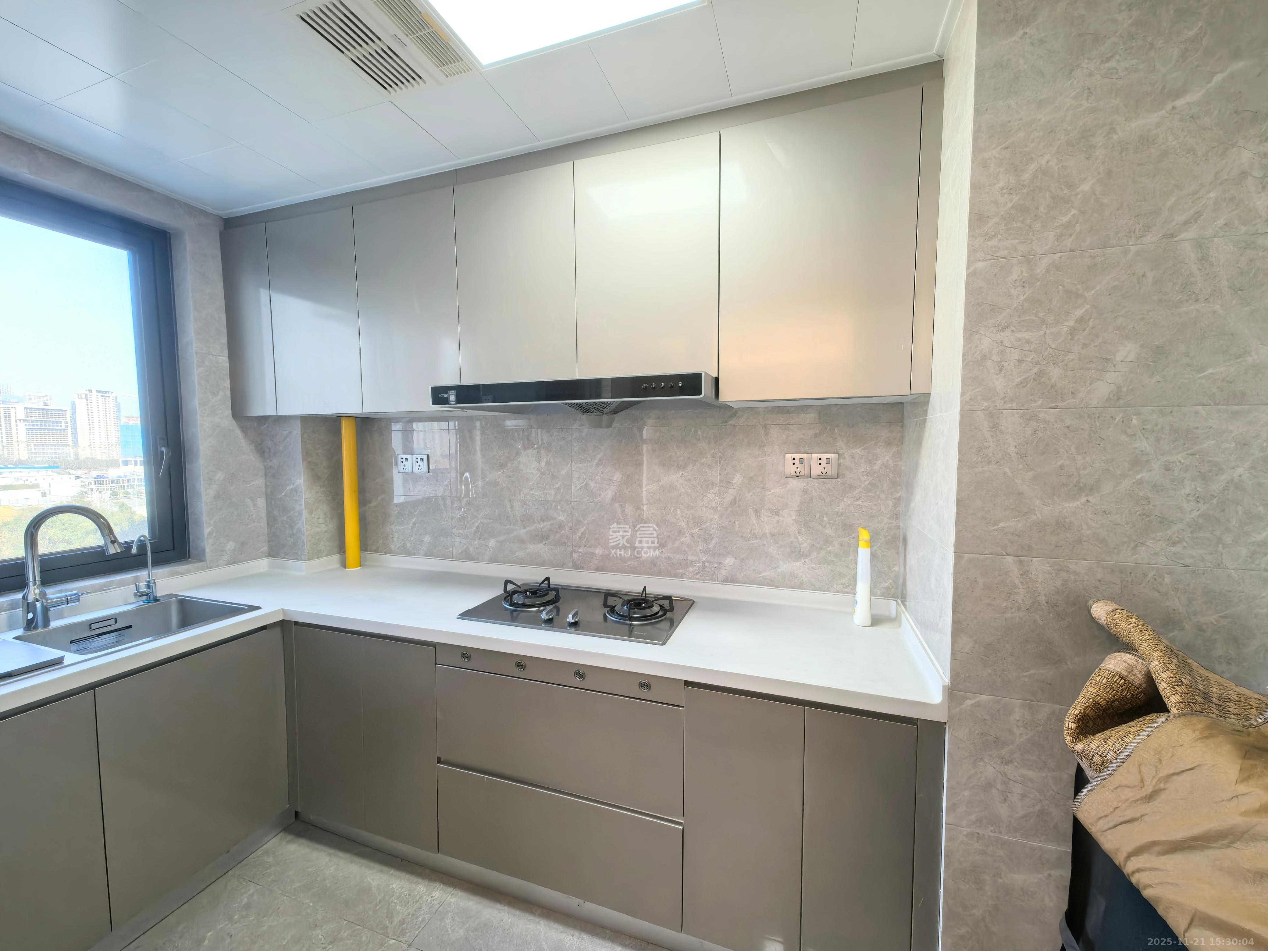 中海麓山境南区 4室2厅2卫 2800.0元/月 中海麓山境南区 4室2厅2卫 2800.0元/月室内图