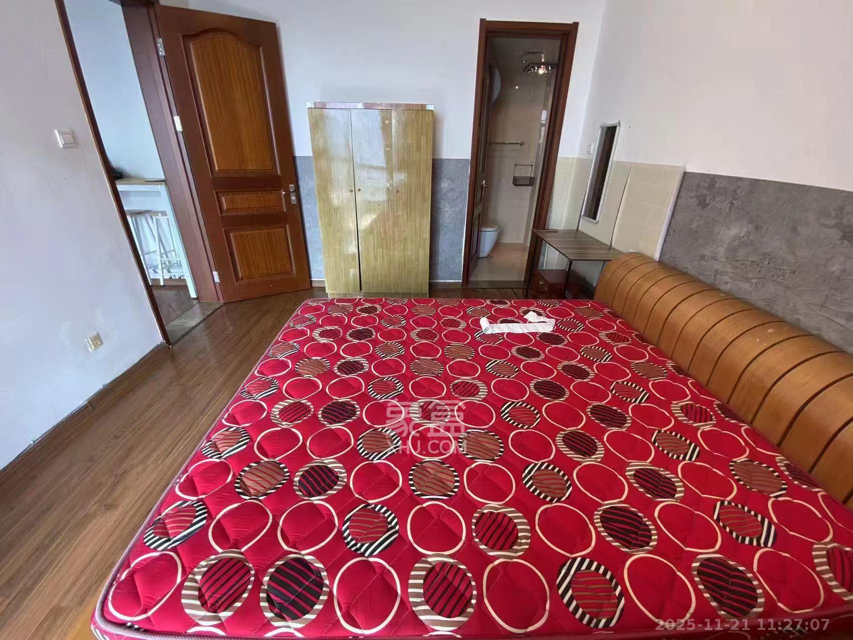 阳光100三期  1室1厅1卫    1700.0元/月