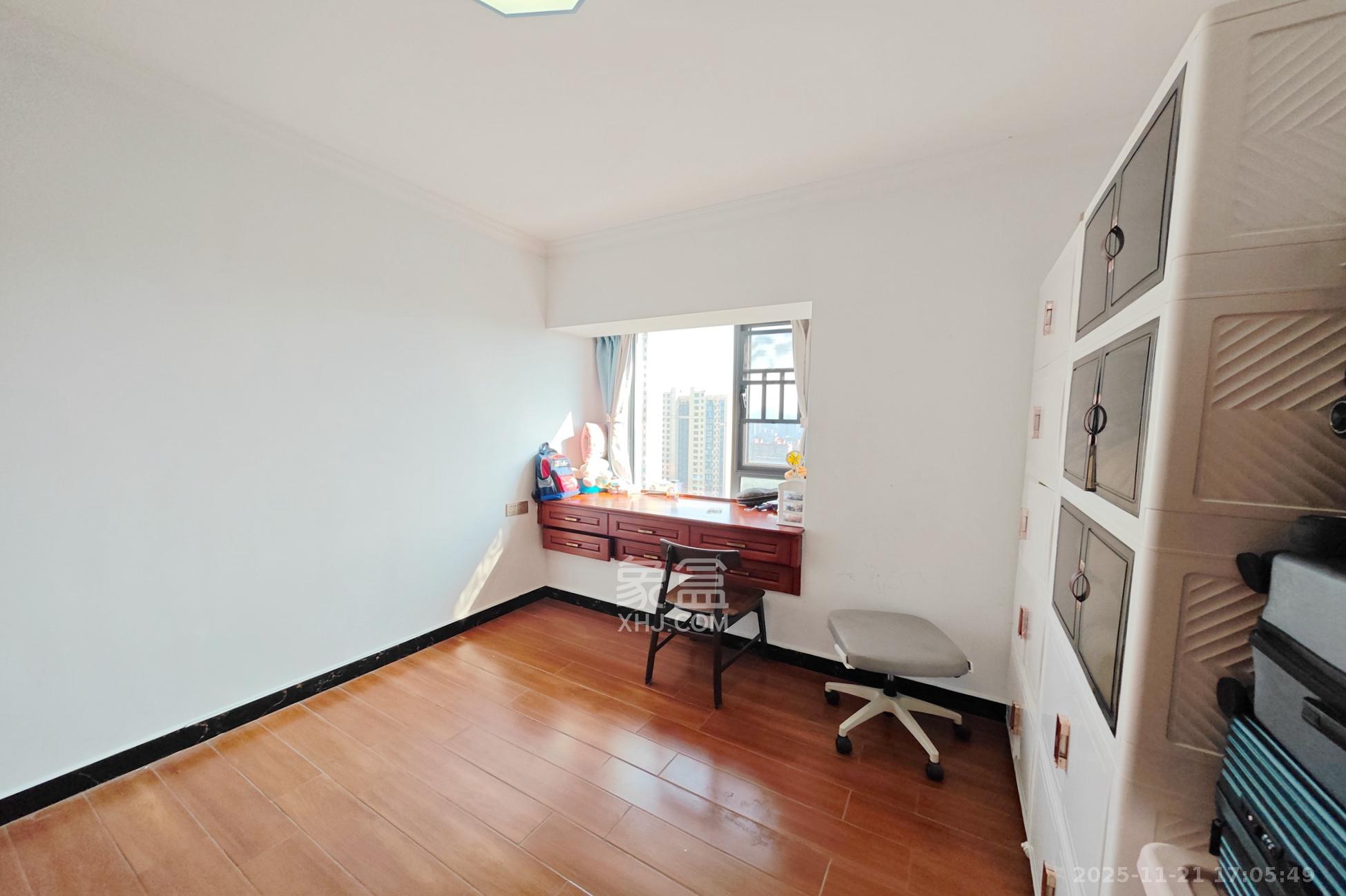 建发中央悦府 3室2厅2卫 126.0万 建发中央悦府 3室2厅2卫 126.0万卧室