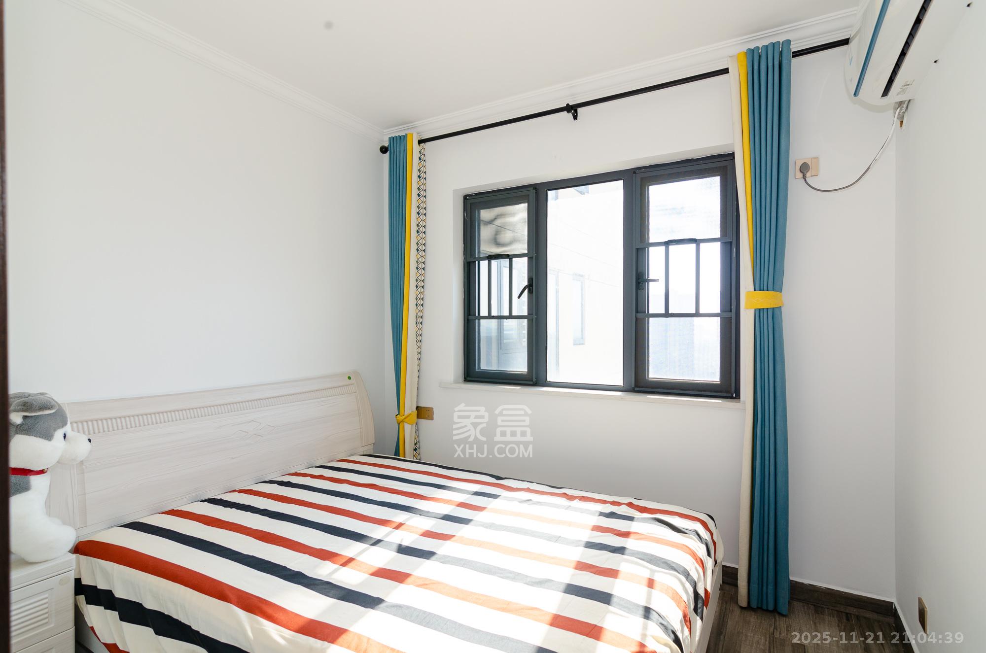 中粮鸿云  3室2厅2卫    81.8万卧室