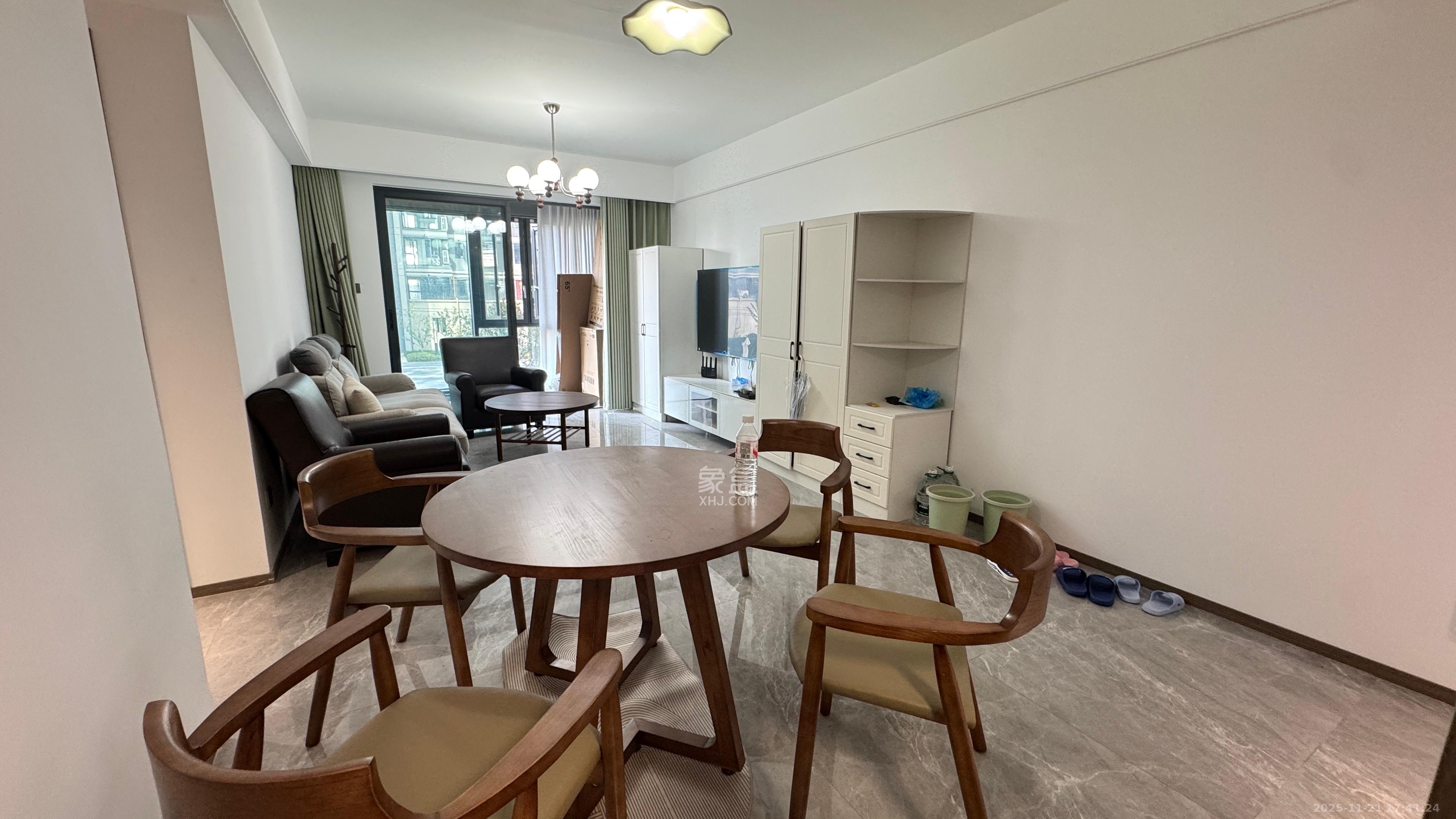 百世云境 3室2厅2卫 2400.0元/月 百世云境 3室2厅2卫 2400.0元/月室内图