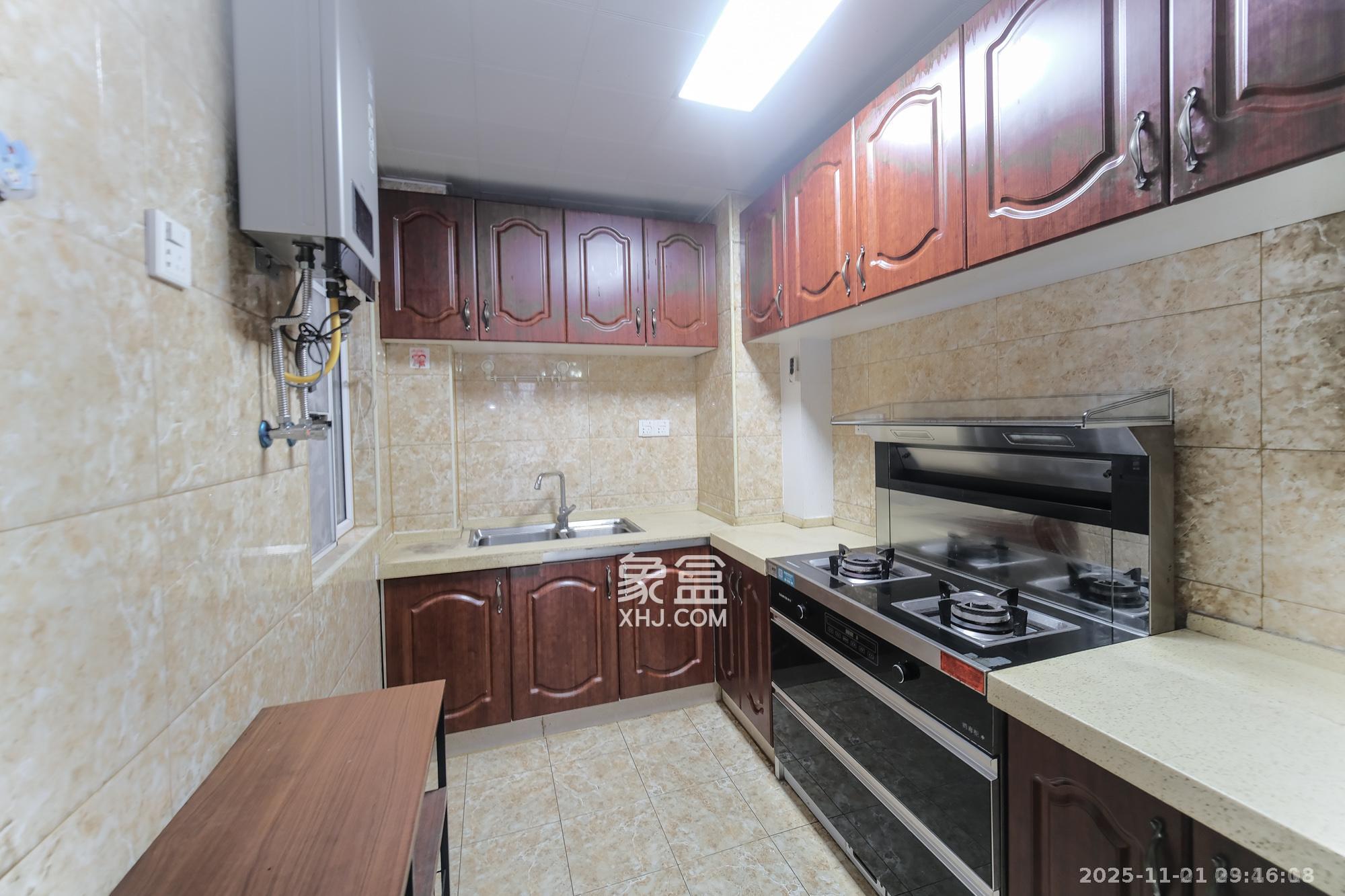 荣盛花语城 3室2厅1卫 2400.0元/月 荣盛花语城 3室2厅1卫 2400.0元/月室内图