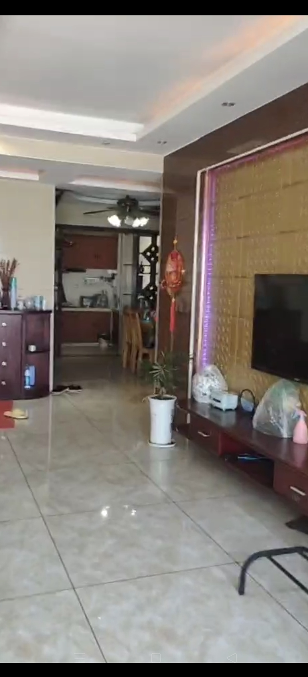 金园小区  4室2厅2卫    86.8万客厅