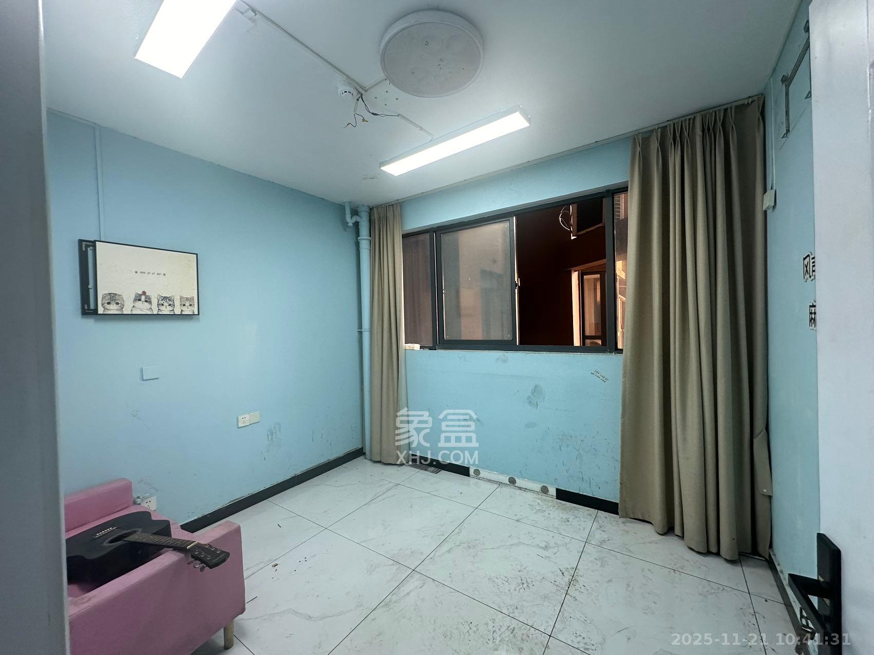 湘江世纪城富湾国际 6室2厅1卫 6500.0元/月 湘江世纪城富湾国际 6室2厅1卫 6500.0元/月室内图