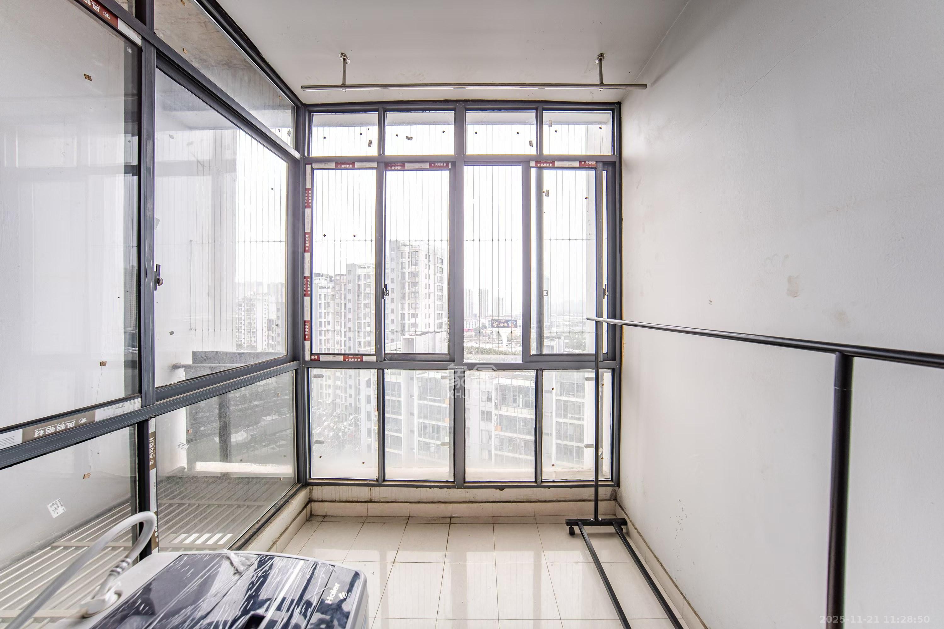 阳光100三期  1室1厅1卫    1700.0元/月室内图