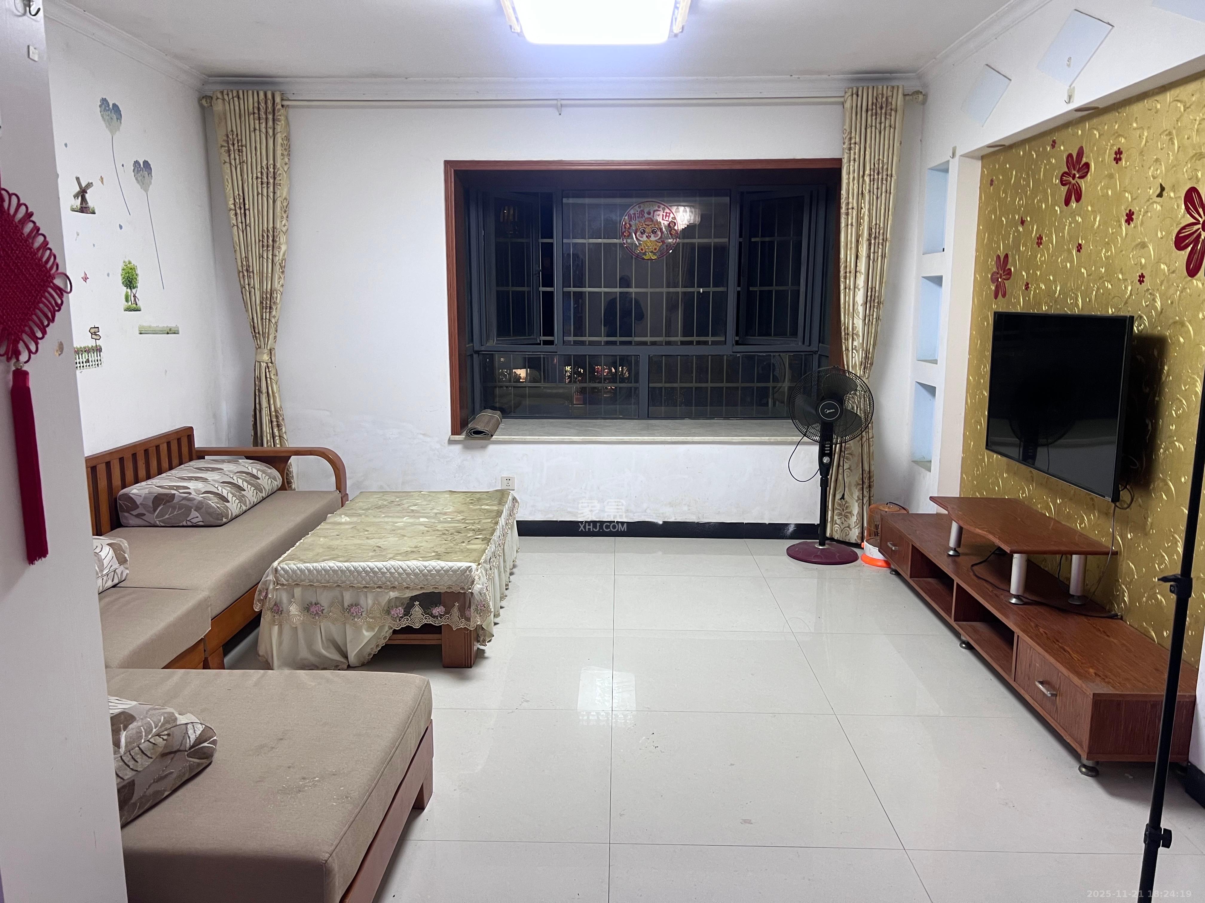 茶山馨苑 3室2厅2卫 3000.0元/月 茶山馨苑 3室2厅2卫 3000.0元/月室内图