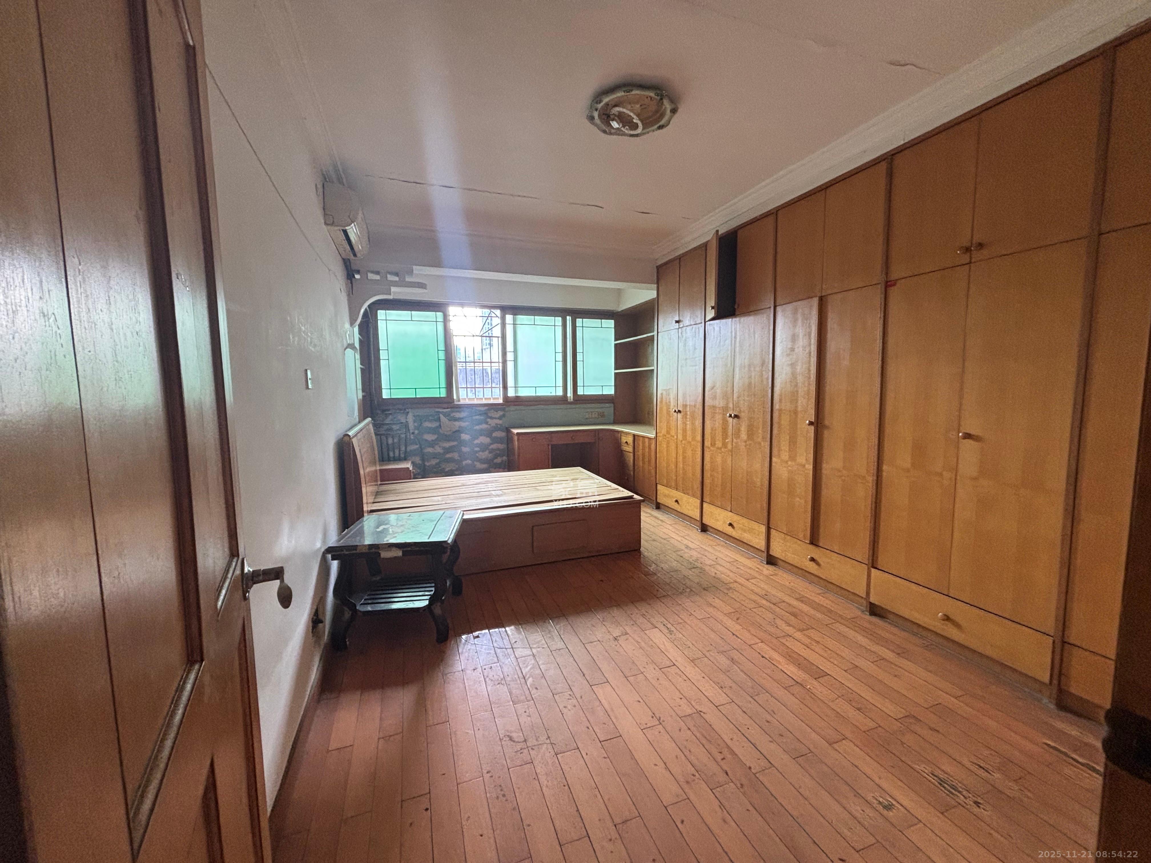 长征花园  2室1厅1卫    1400.0元/月室内图