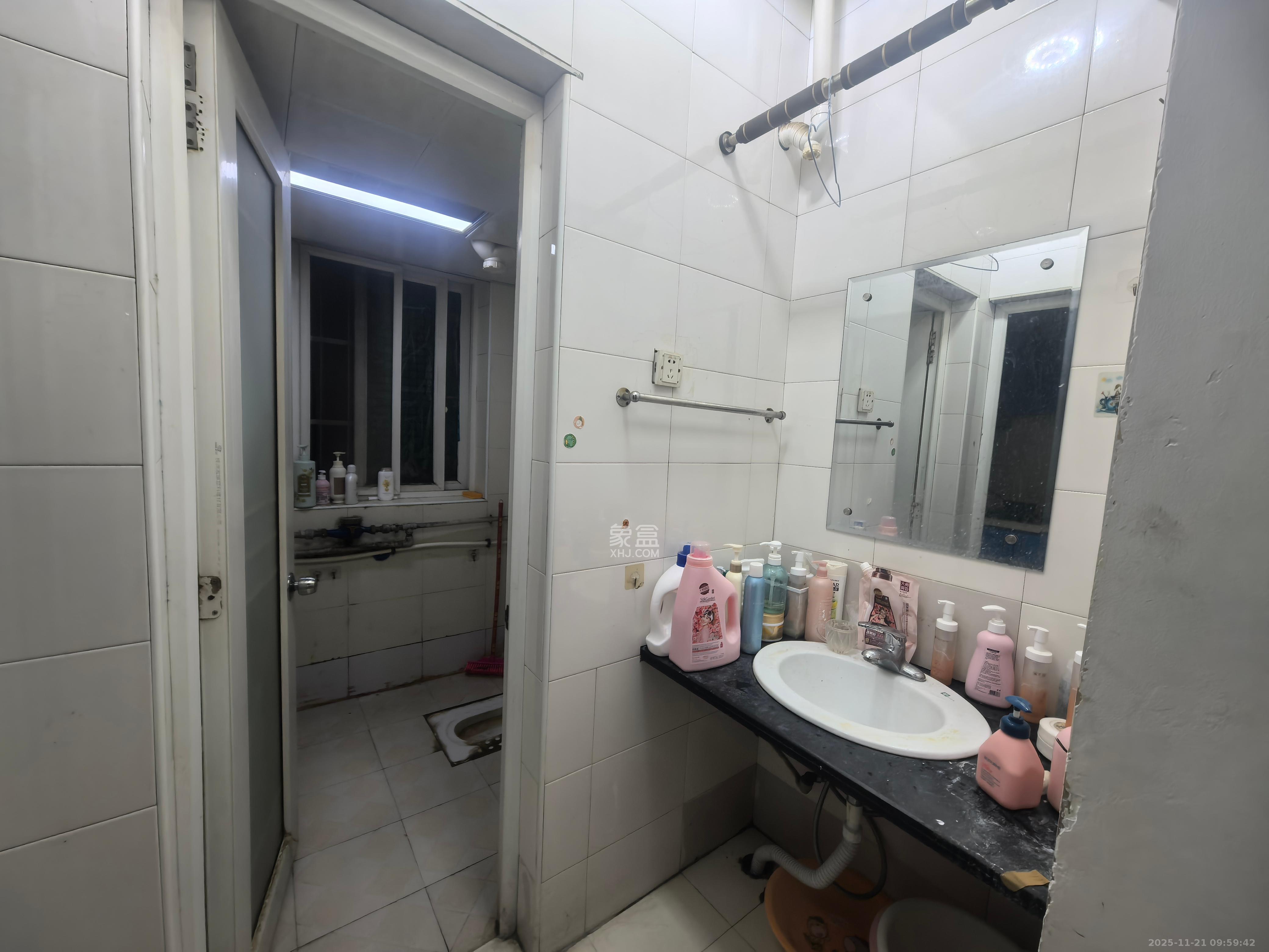 德润园 3室2厅2卫 2000.0元/月 德润园 3室2厅2卫 2000.0元/月室内图