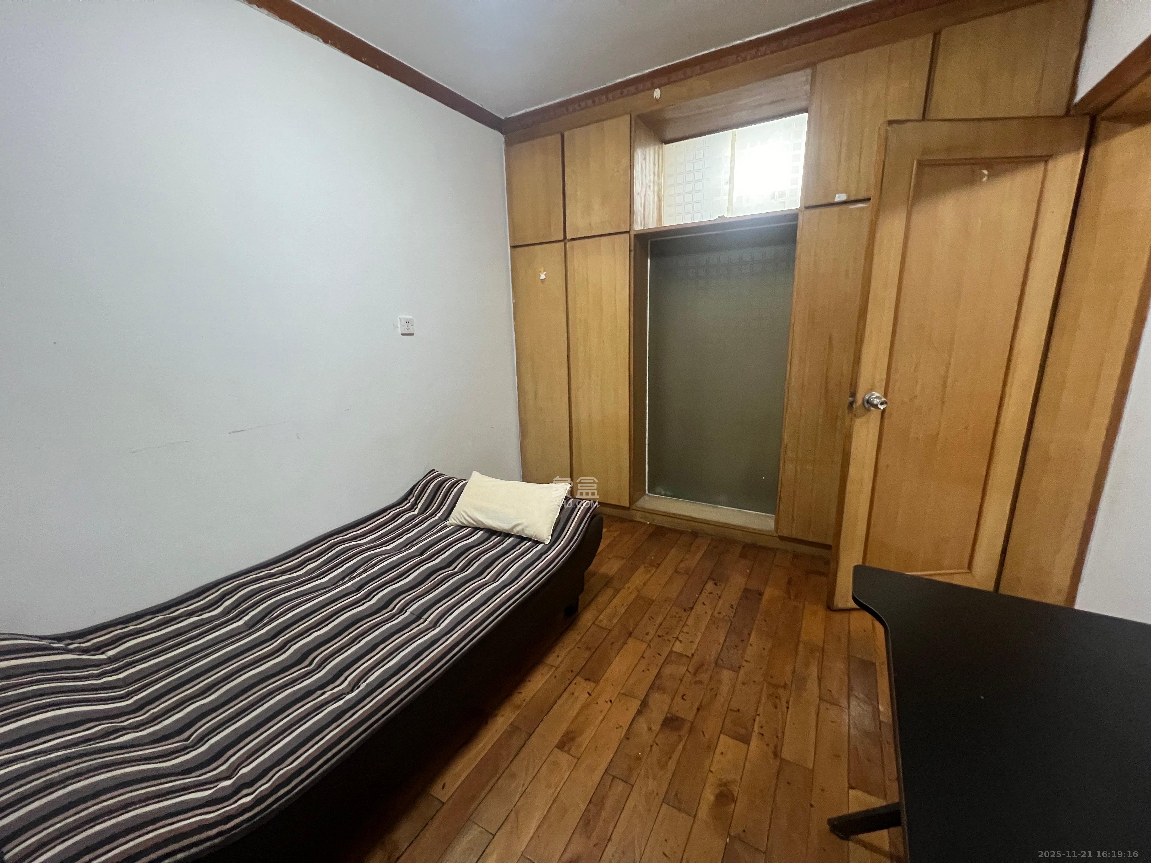 下民航宿舍  2室1厅1卫    1400.0元/月室内图