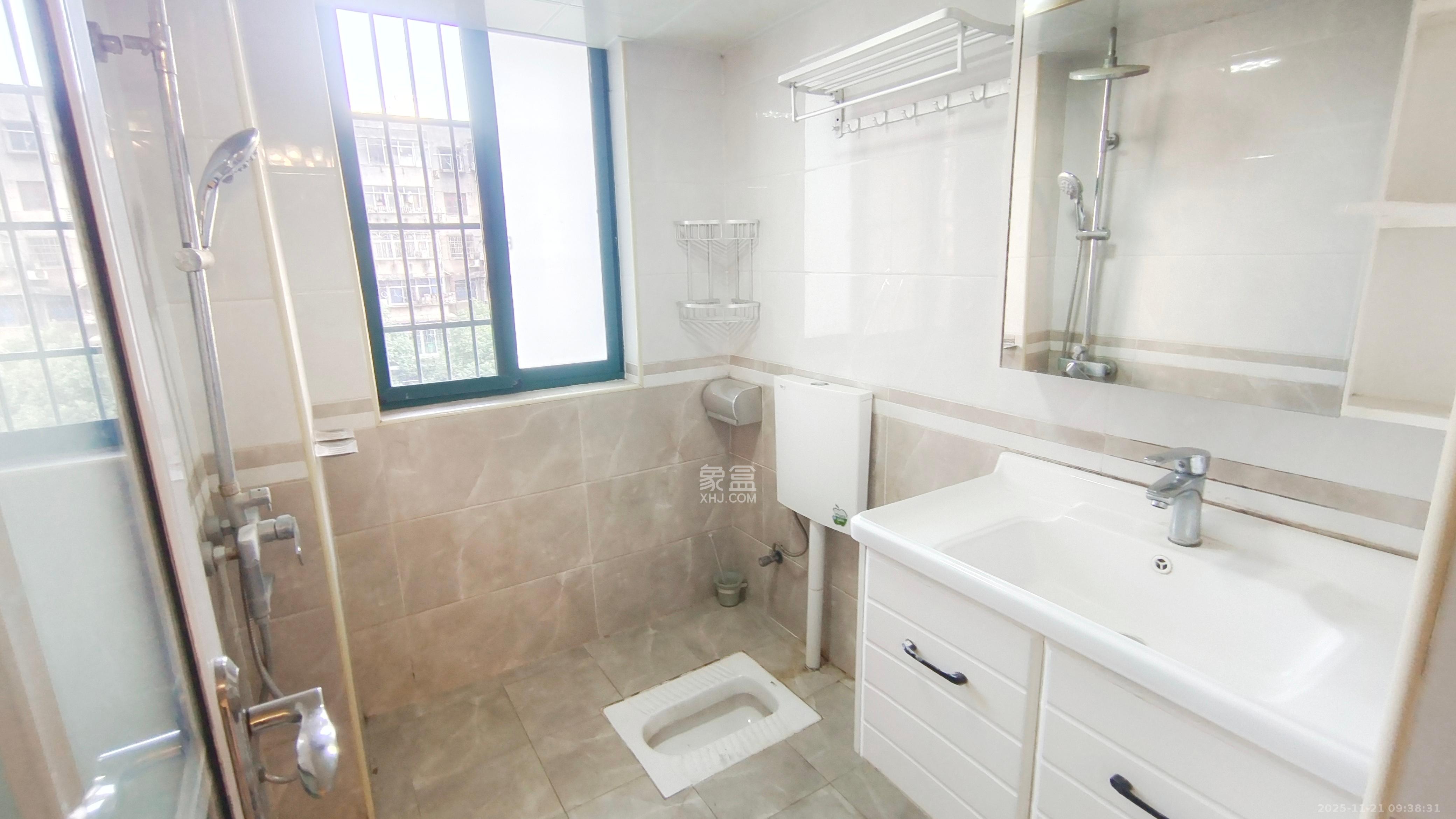 东玺门 3室2厅1卫 2800.0元/月 东玺门 3室2厅1卫 2800.0元/月室内图