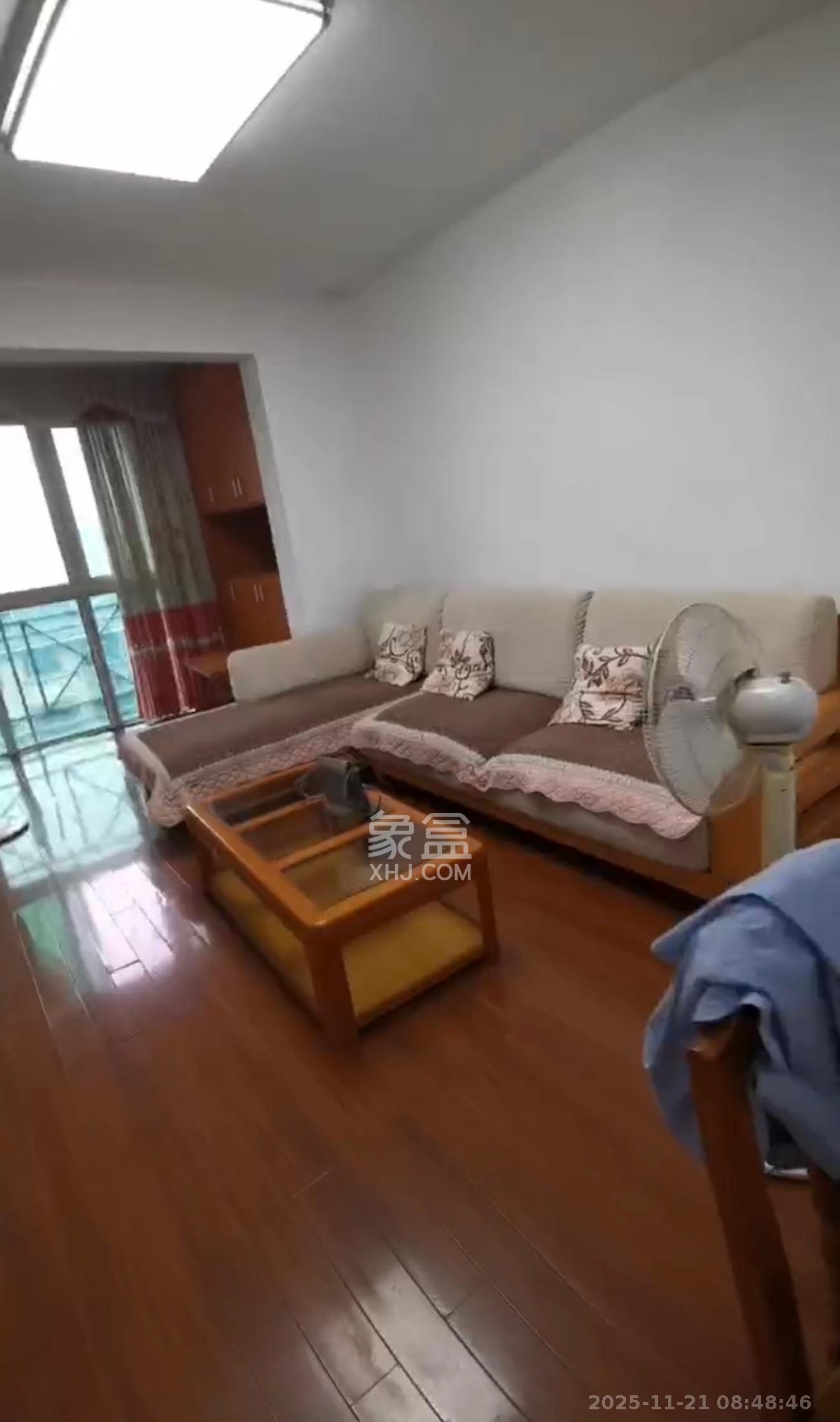 格林星城  2室2厅1卫    2300.0元/月