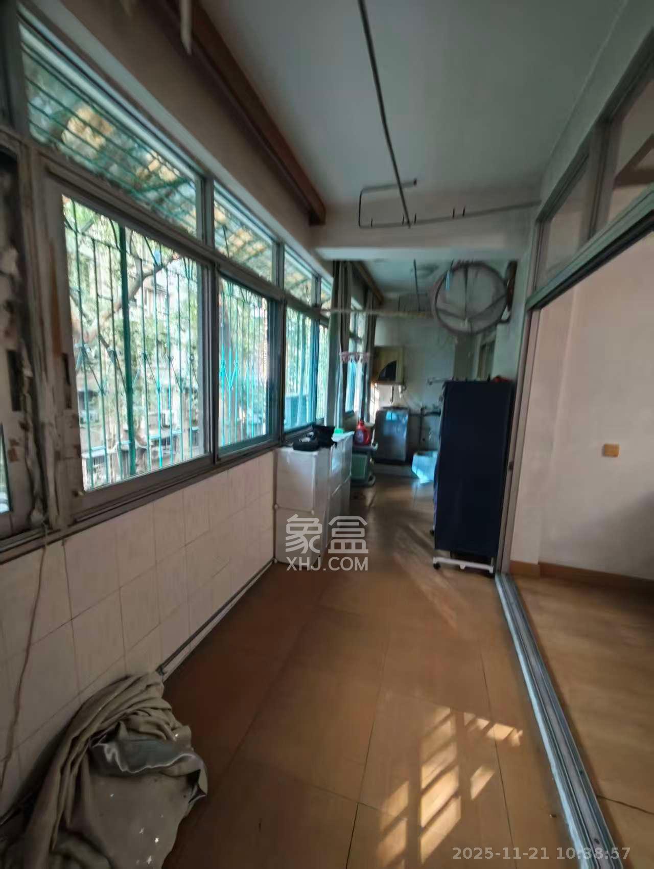 湘雅医学院（湘雅附一北院）  3室2厅2卫    2200.0元/月室内图