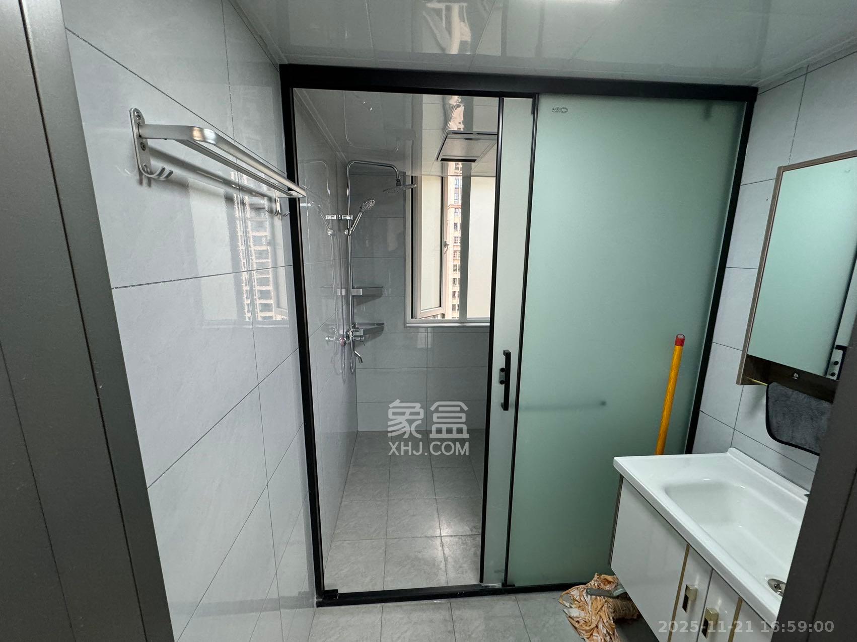 云和华府  3室2厅2卫    3000.0元/月室内图