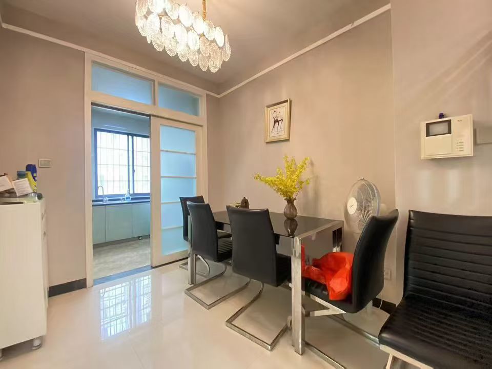 尚书房 1室0厅0卫 2500.0元/月 尚书房 1室0厅0卫 2500.0元/月室内图