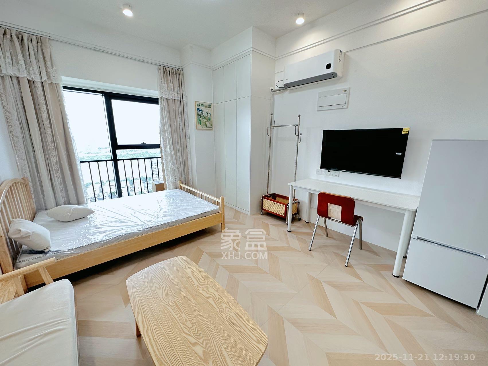 华润置地中心 1室1厅1卫 2500.0元/月 华润置地中心 1室1厅1卫 2500.0元/月室内图