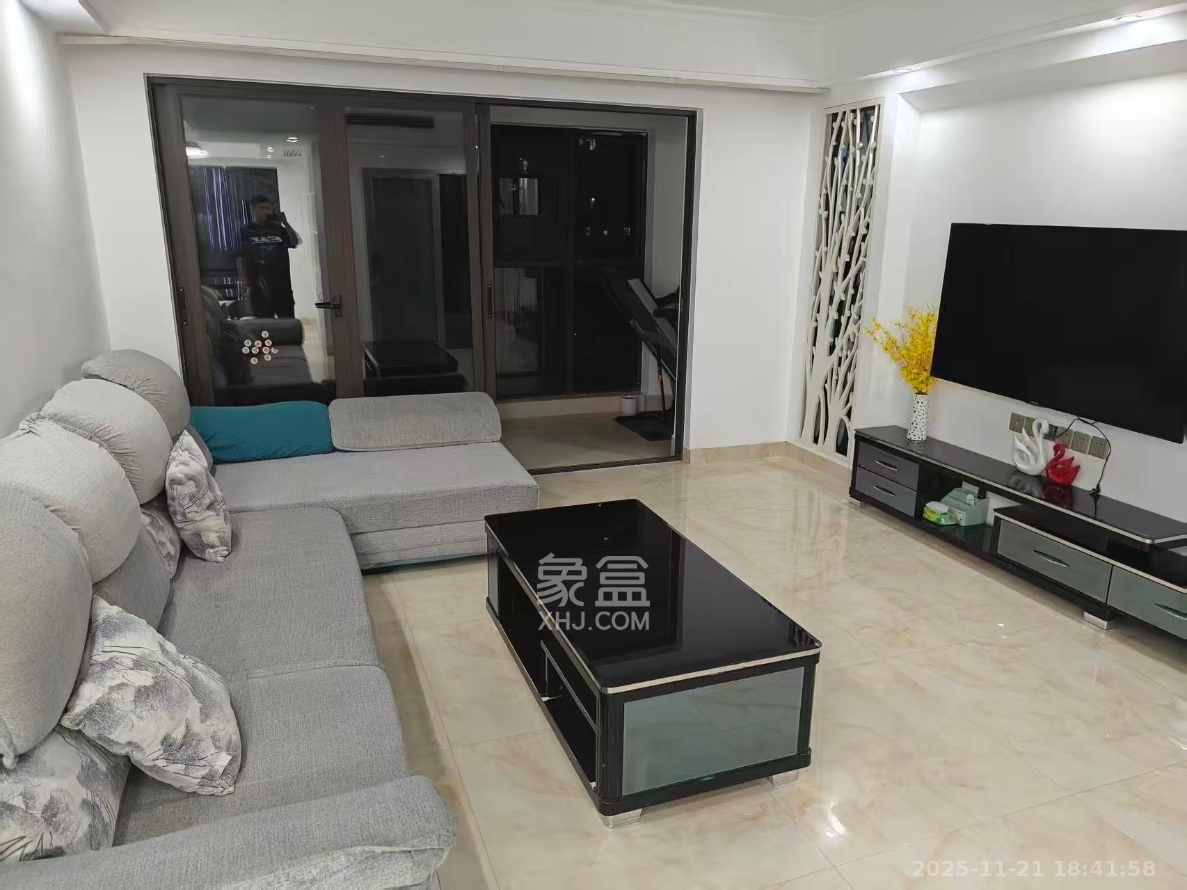 南山雍江汇（滨江国际新城）  4室2厅2卫    4000.0元/月