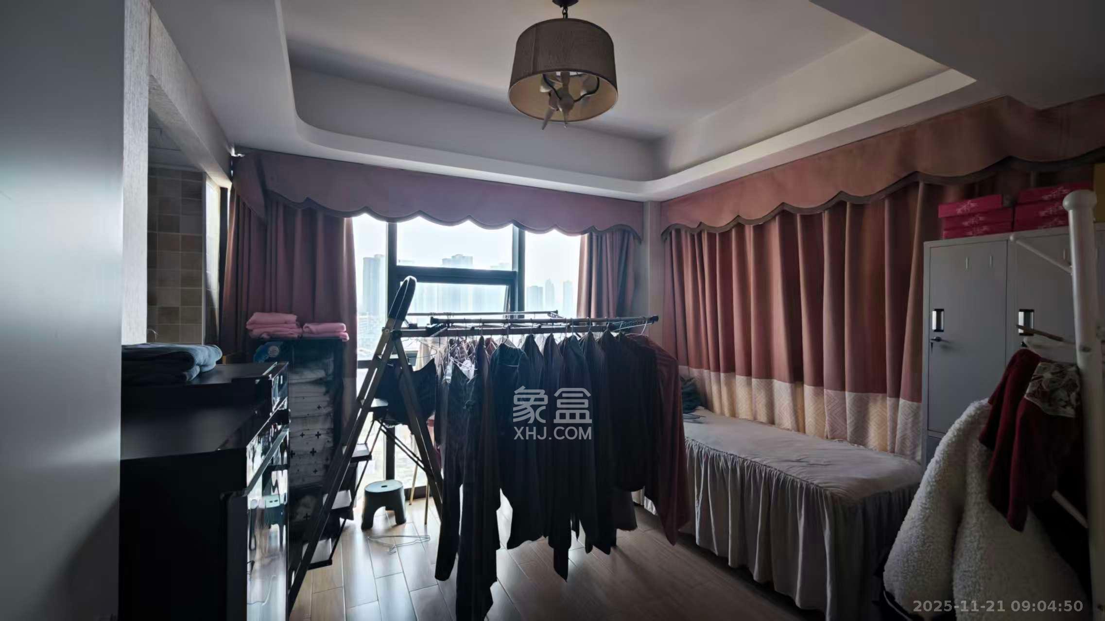 万坤图财富广场  1室1厅2卫    12000.0元/月室内图