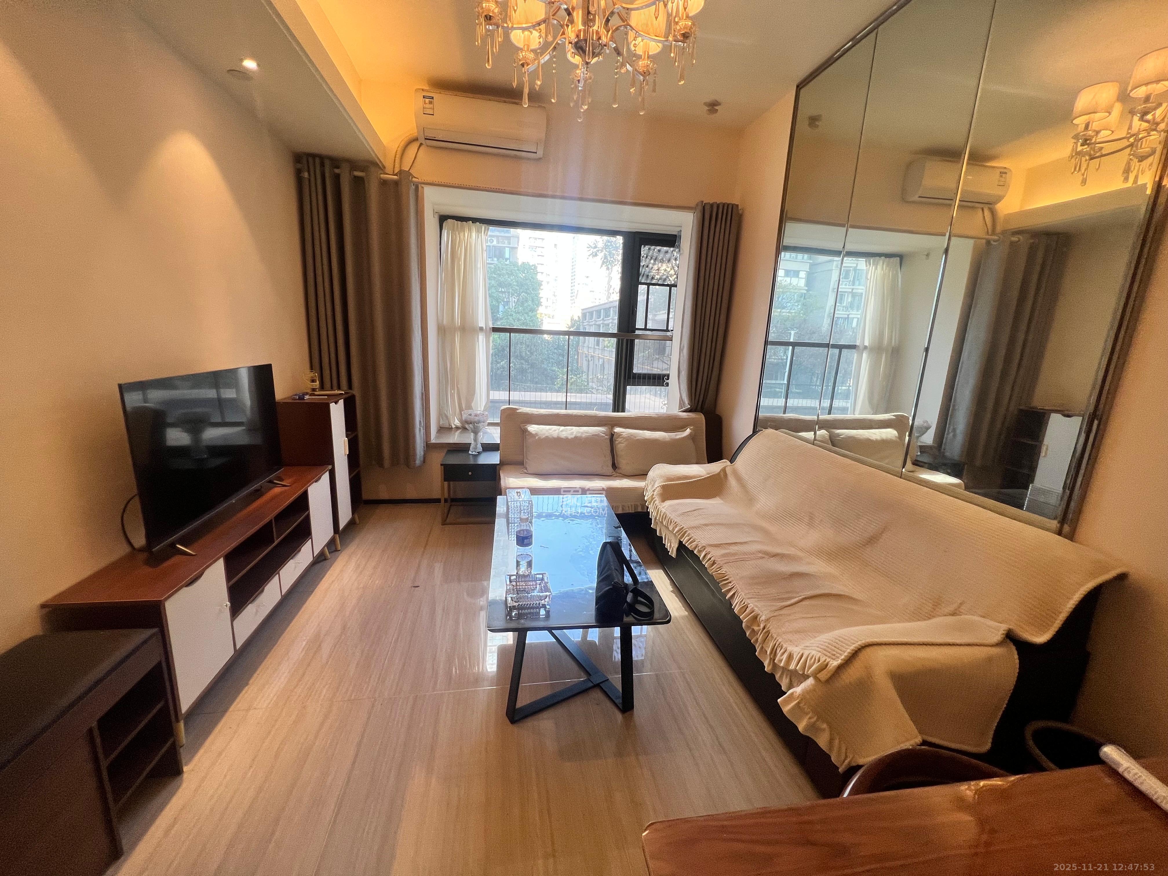 恒大国际广场  1室1厅2卫    2000.0元/月