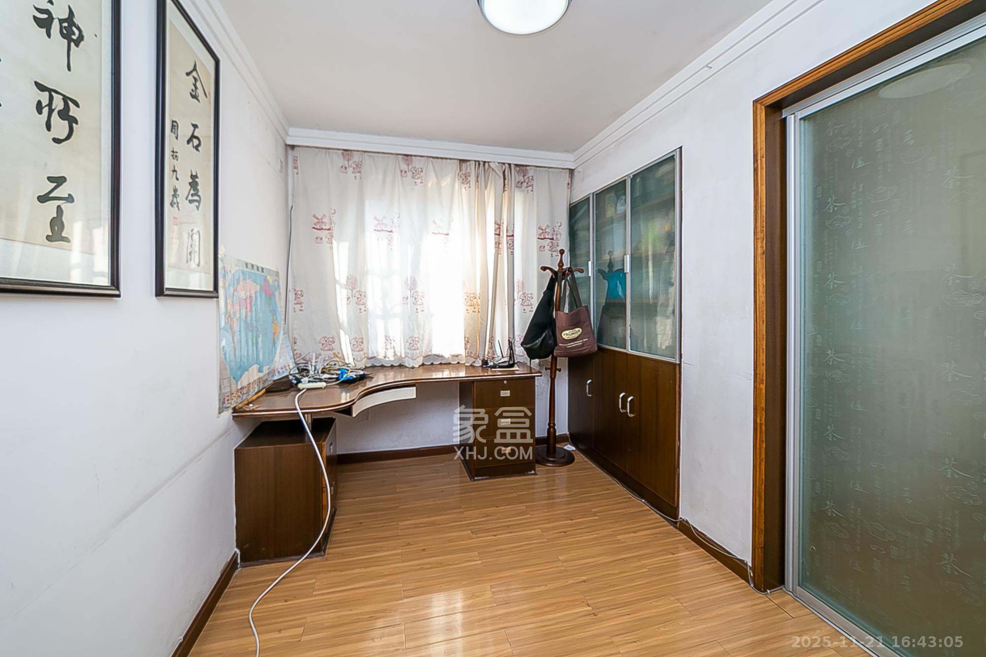 都市春天 5室2厅2卫 135.0万 都市春天 5室2厅2卫 135.0万卧室