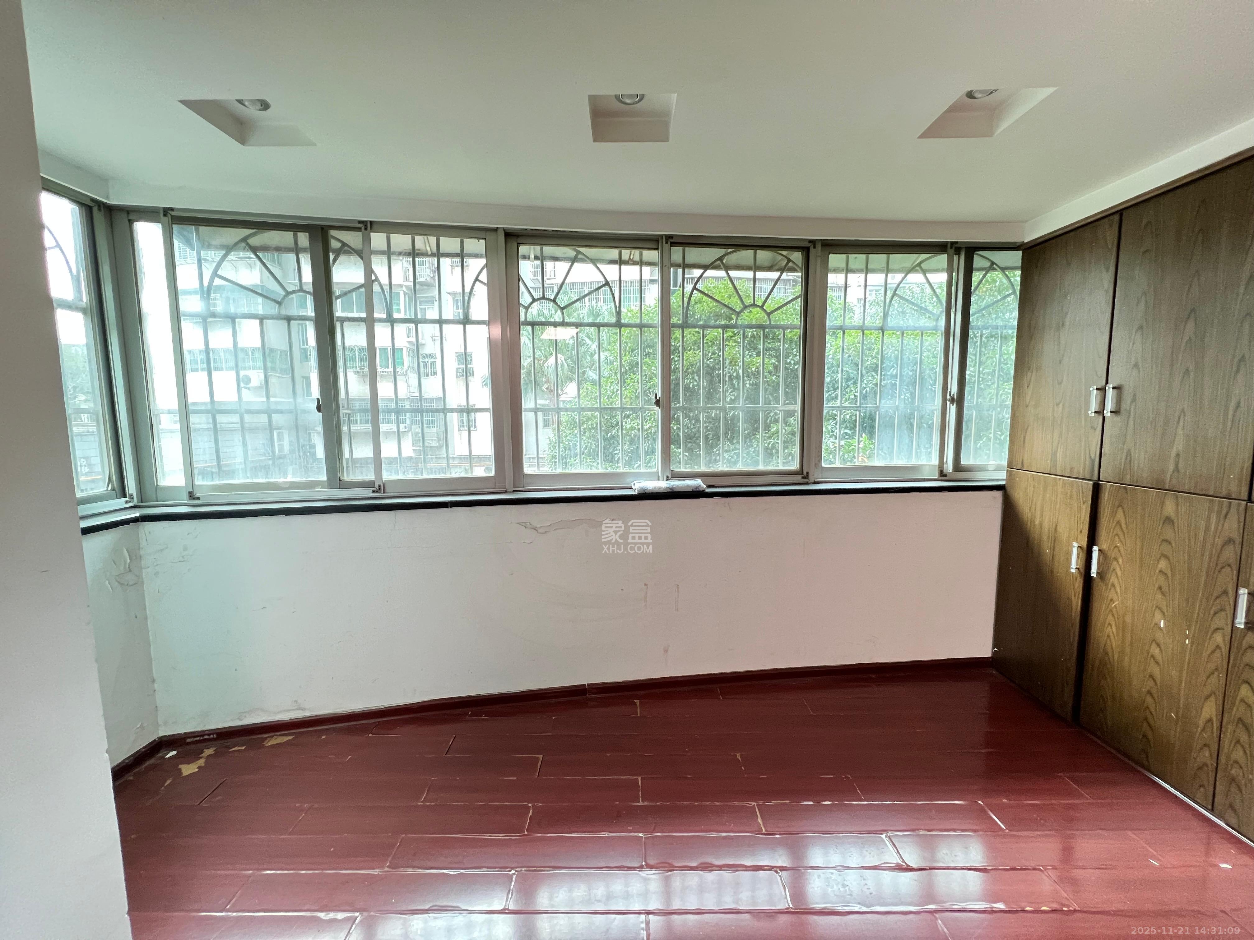 德政园 4室2厅2卫 3800.0元/月 德政园 4室2厅2卫 3800.0元/月室内图