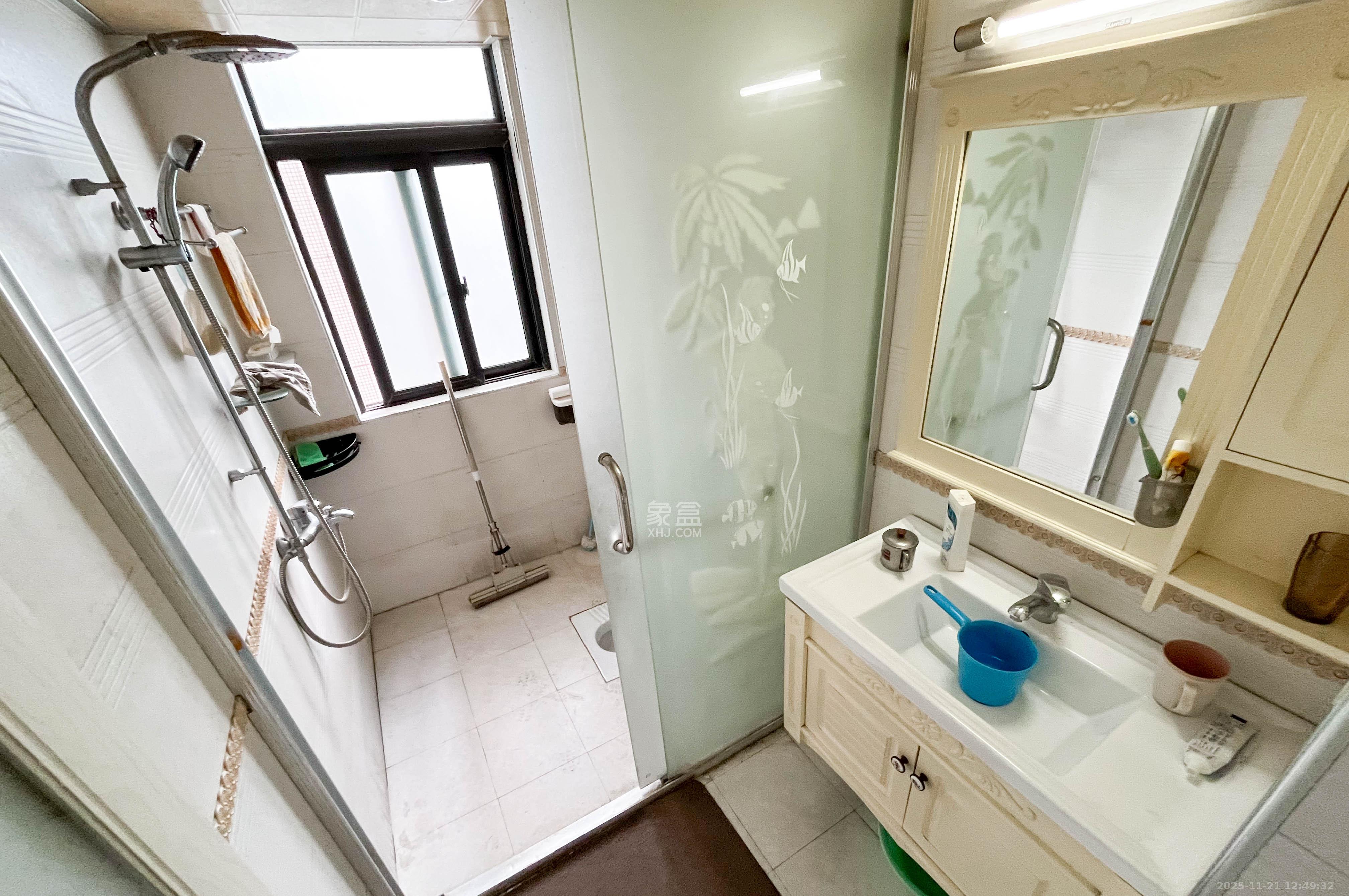 高鑫麓城  3室1厅1卫    89.8万卫生间