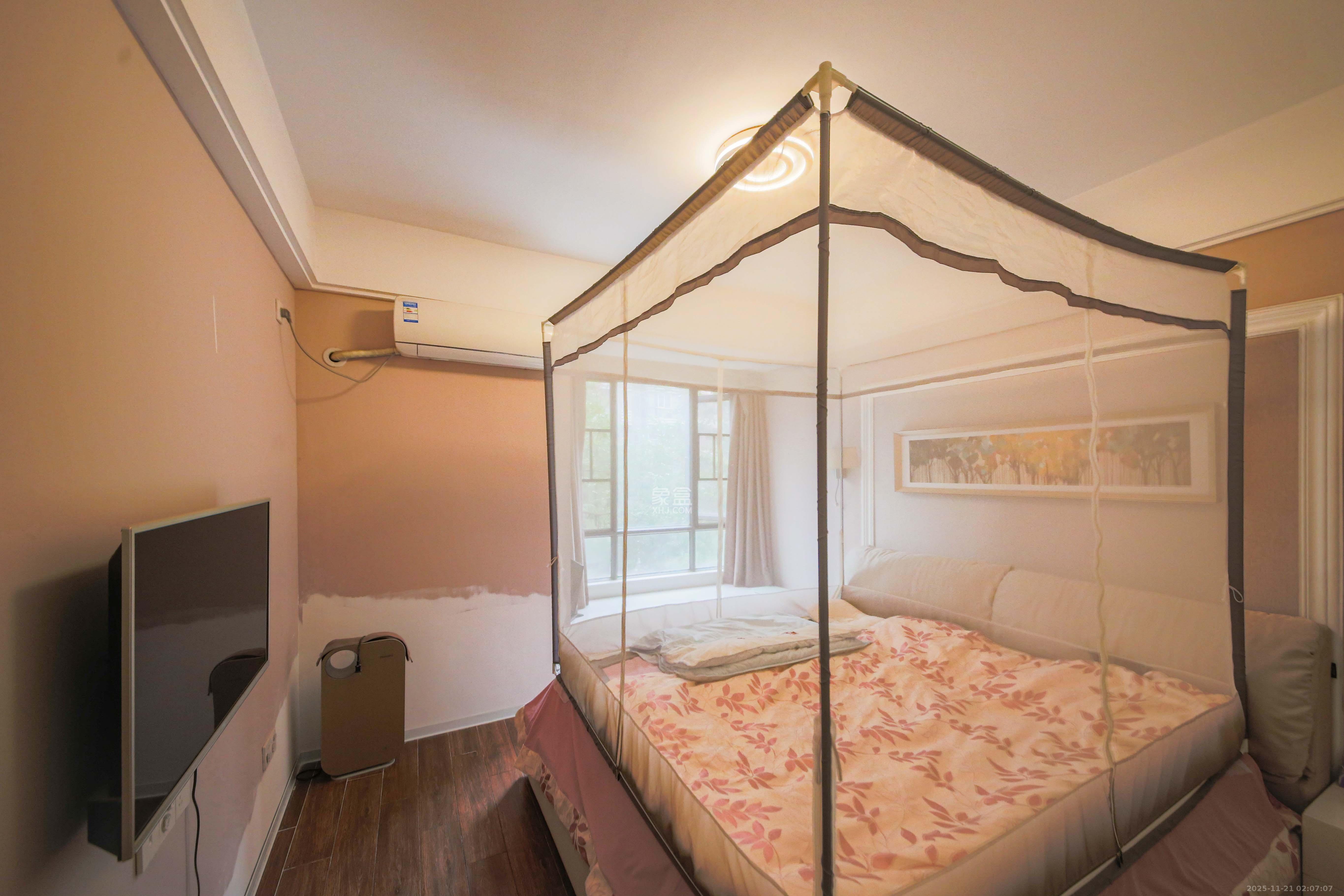 奥林匹克花园 2室2厅2卫 85.0万 奥林匹克花园 2室2厅2卫 85.0万卧室