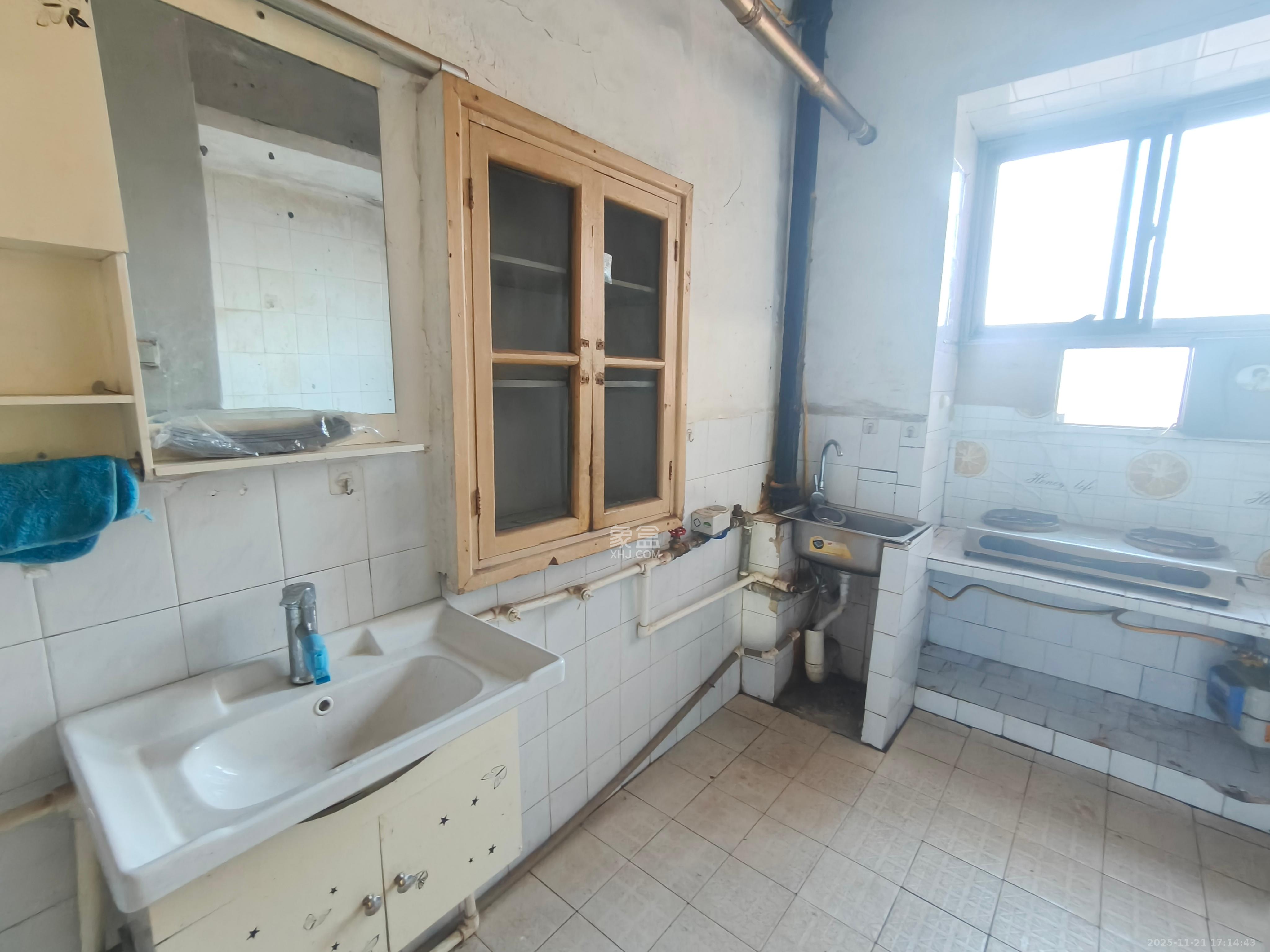 林科大教师单位房 3室2厅1卫 1600.0元/月 林科大教师单位房 3室2厅1卫 1600.0元/月室内图