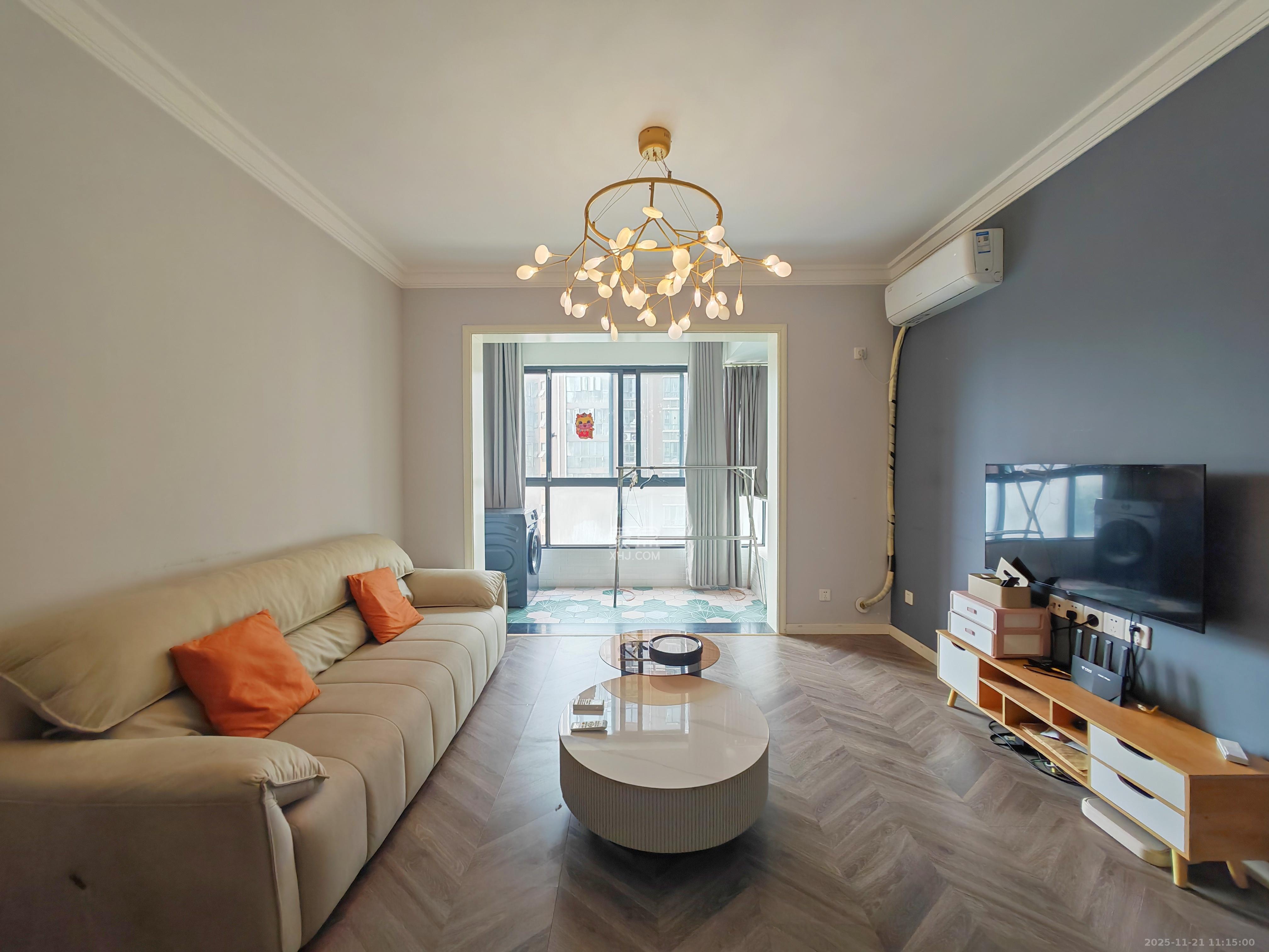 湘府9号  1室2厅1卫    2600.0元/月