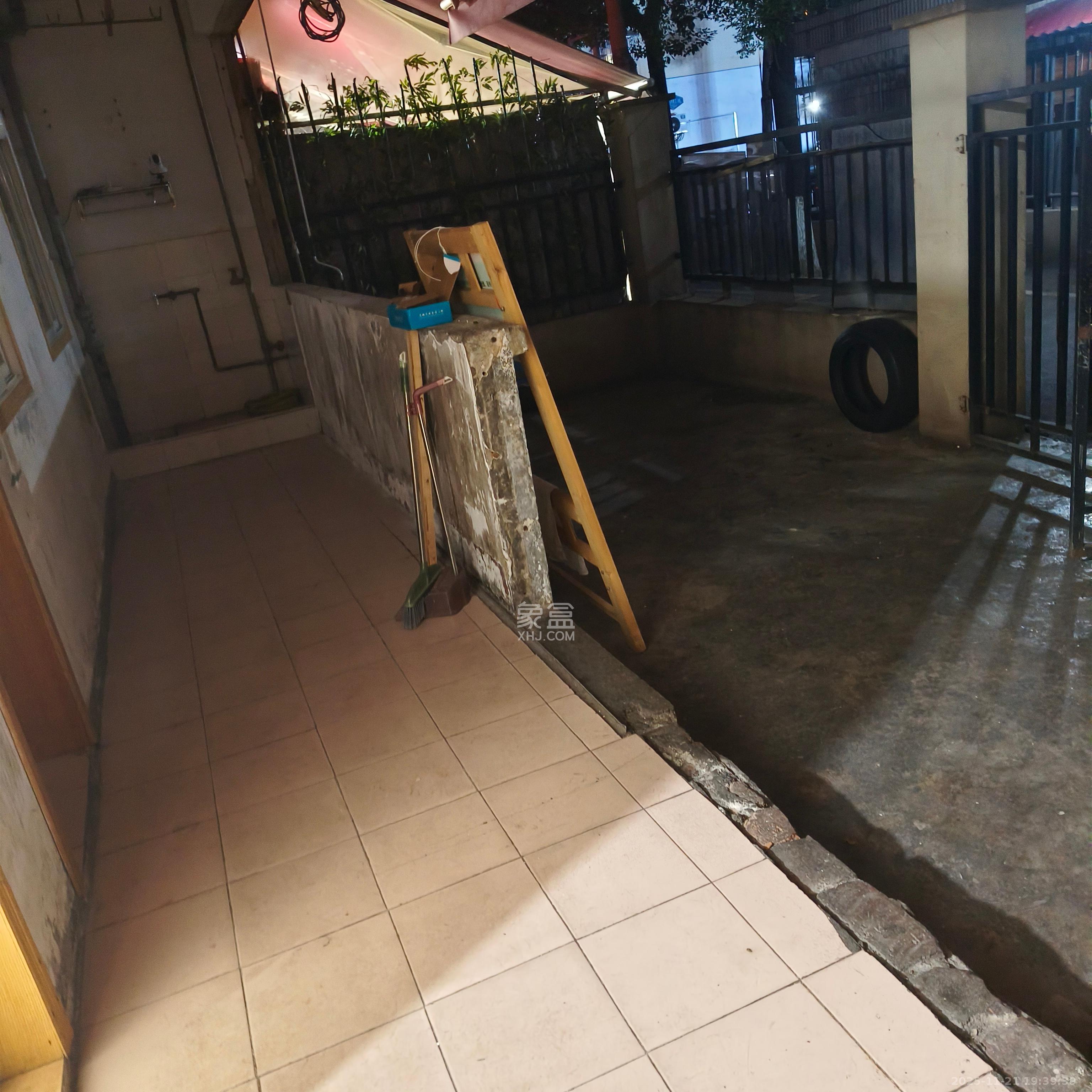 人民新村 3室2厅1卫 3000.0元/月 人民新村 3室2厅1卫 3000.0元/月室内图