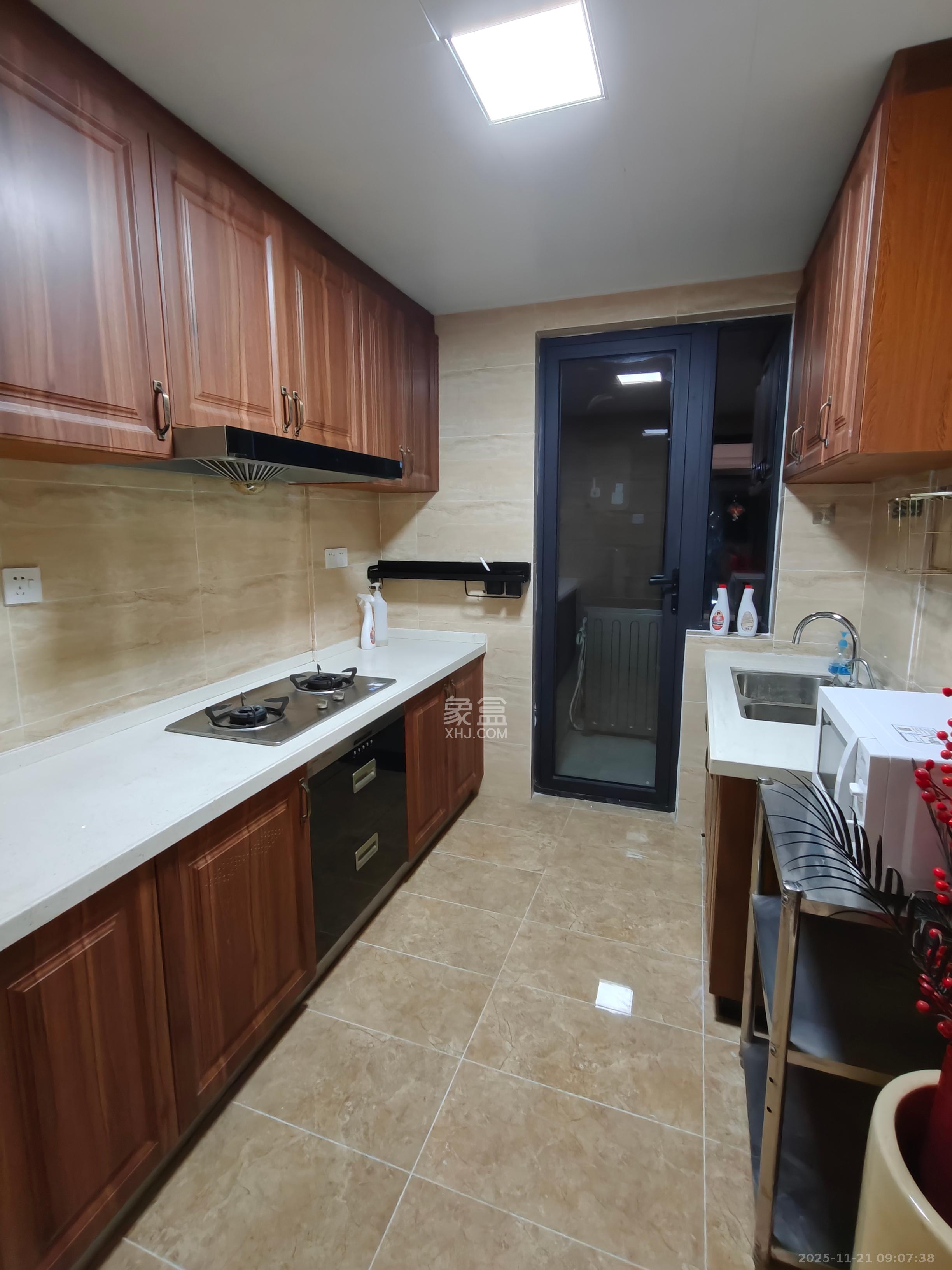 万润滨江天著 4室2厅2卫 2800.0元/月 万润滨江天著 4室2厅2卫 2800.0元/月室内图