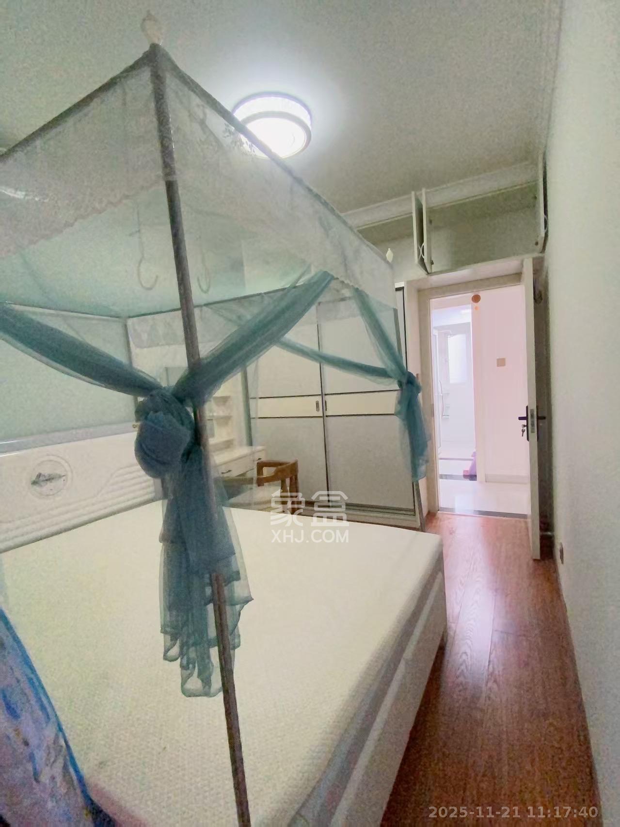 新城国际花都  3室2厅2卫    1800.0元/月室内图