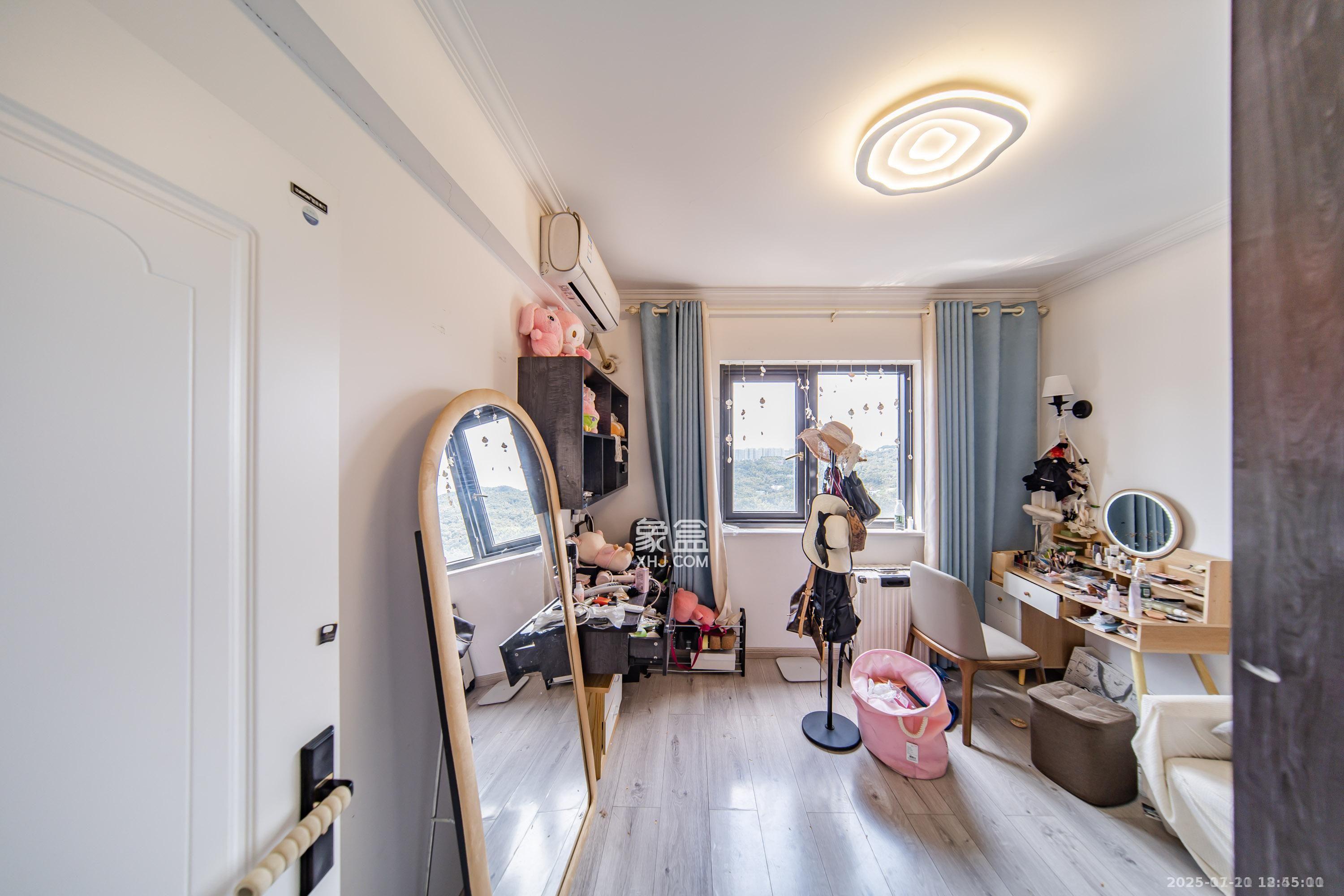 金科世界城 3室2厅2卫 2500.0元/月 金科世界城 3室2厅2卫 2500.0元/月室内图