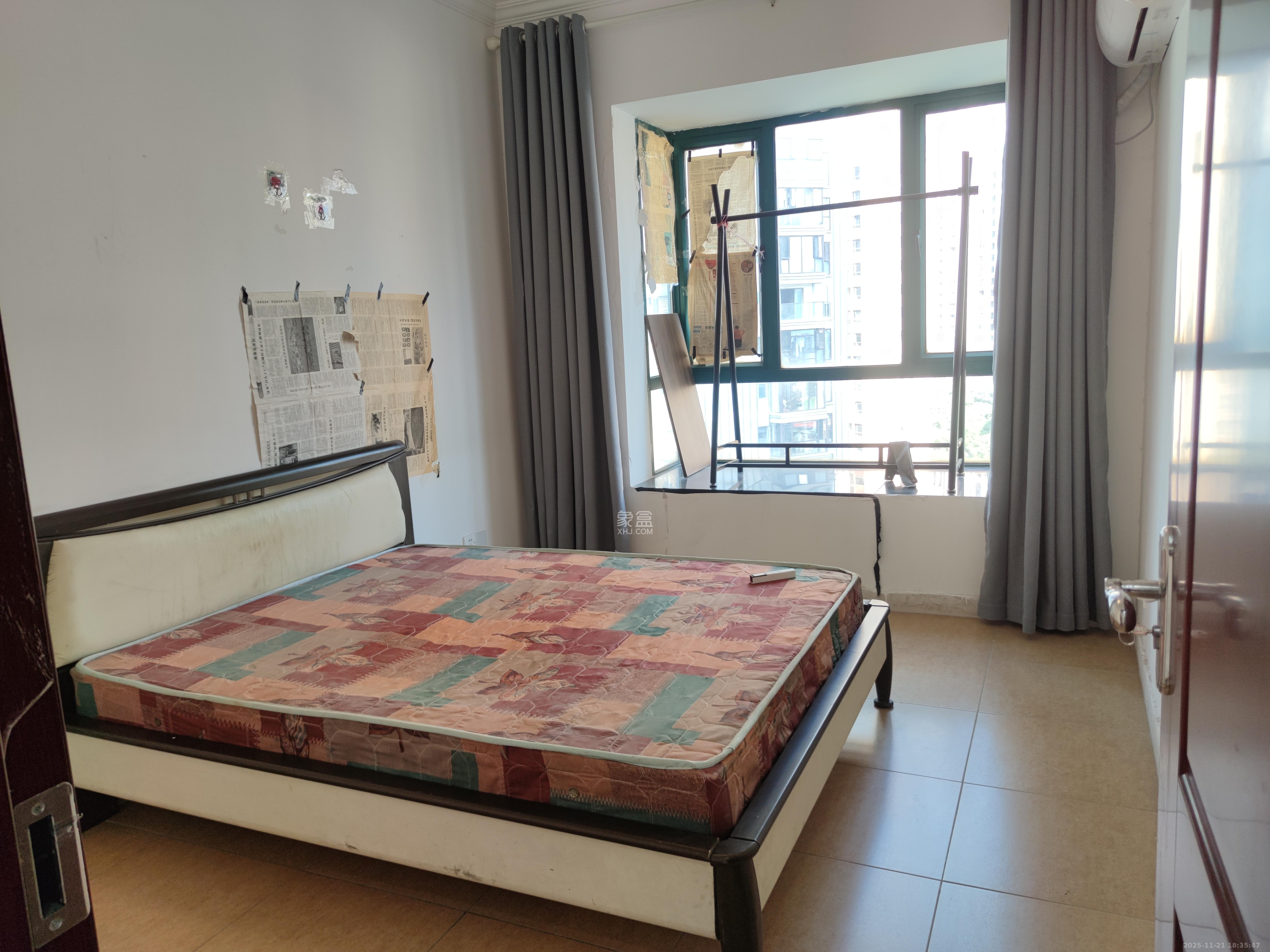 滨江金座 3室2厅2卫 3100.0元/月 滨江金座 3室2厅2卫 3100.0元/月室内图