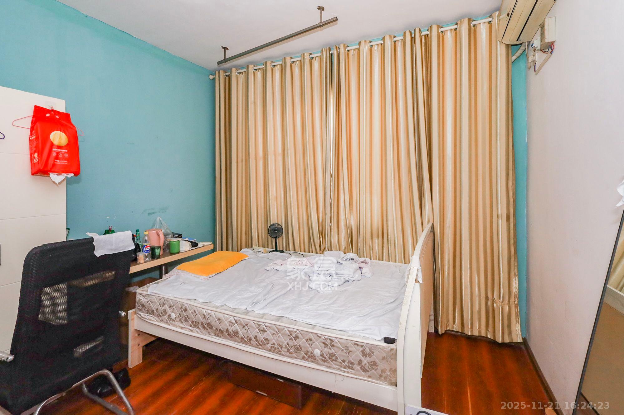 钰龙天下二期(钰龙佳园) 4室2厅1卫 2500.0元/月 钰龙天下二期(钰龙佳园) 4室2厅1卫 2500.0元/月室内图