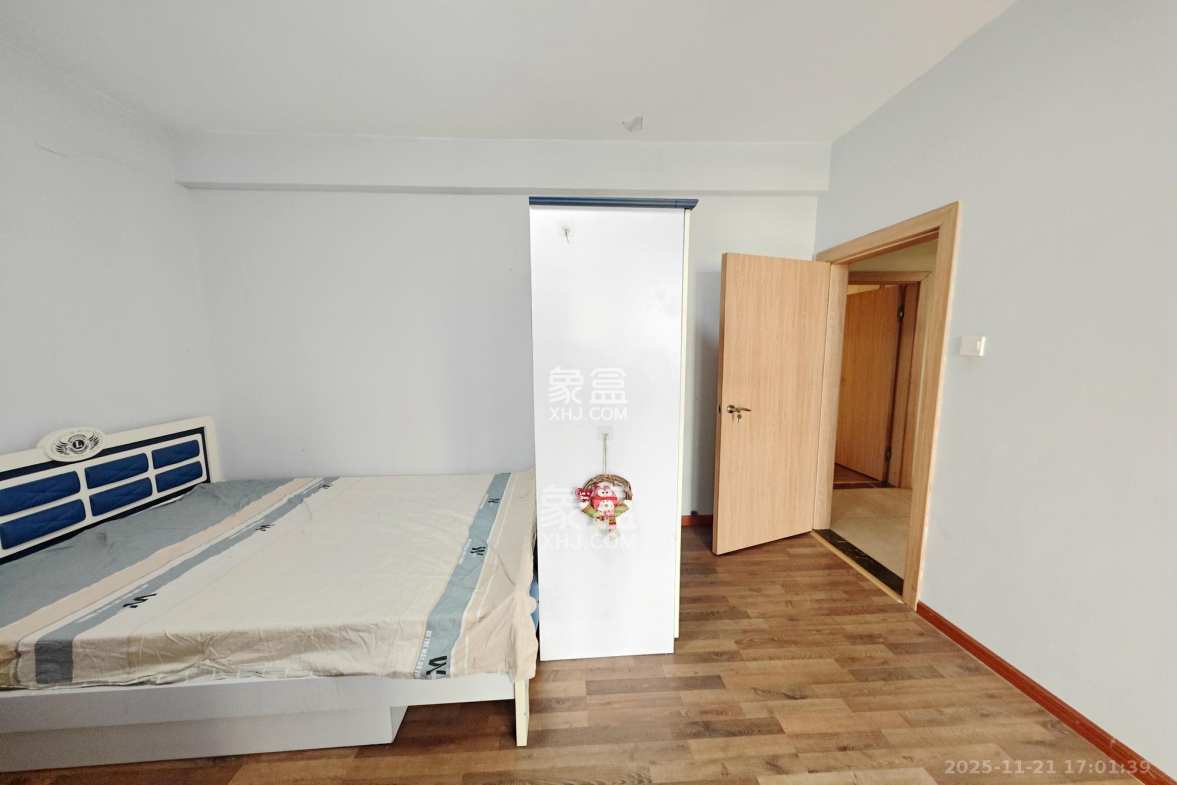 锦绣世纪 3室2厅2卫 129.8万 锦绣世纪 3室2厅2卫 129.8万卧室