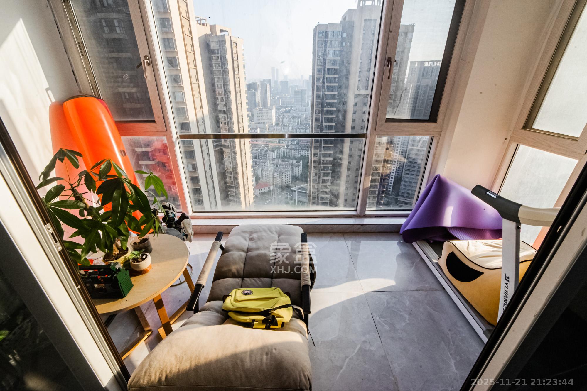 北辰三角洲C3区 3室2厅2卫 145.0万 北辰三角洲C3区 3室2厅2卫 145.0万阳台