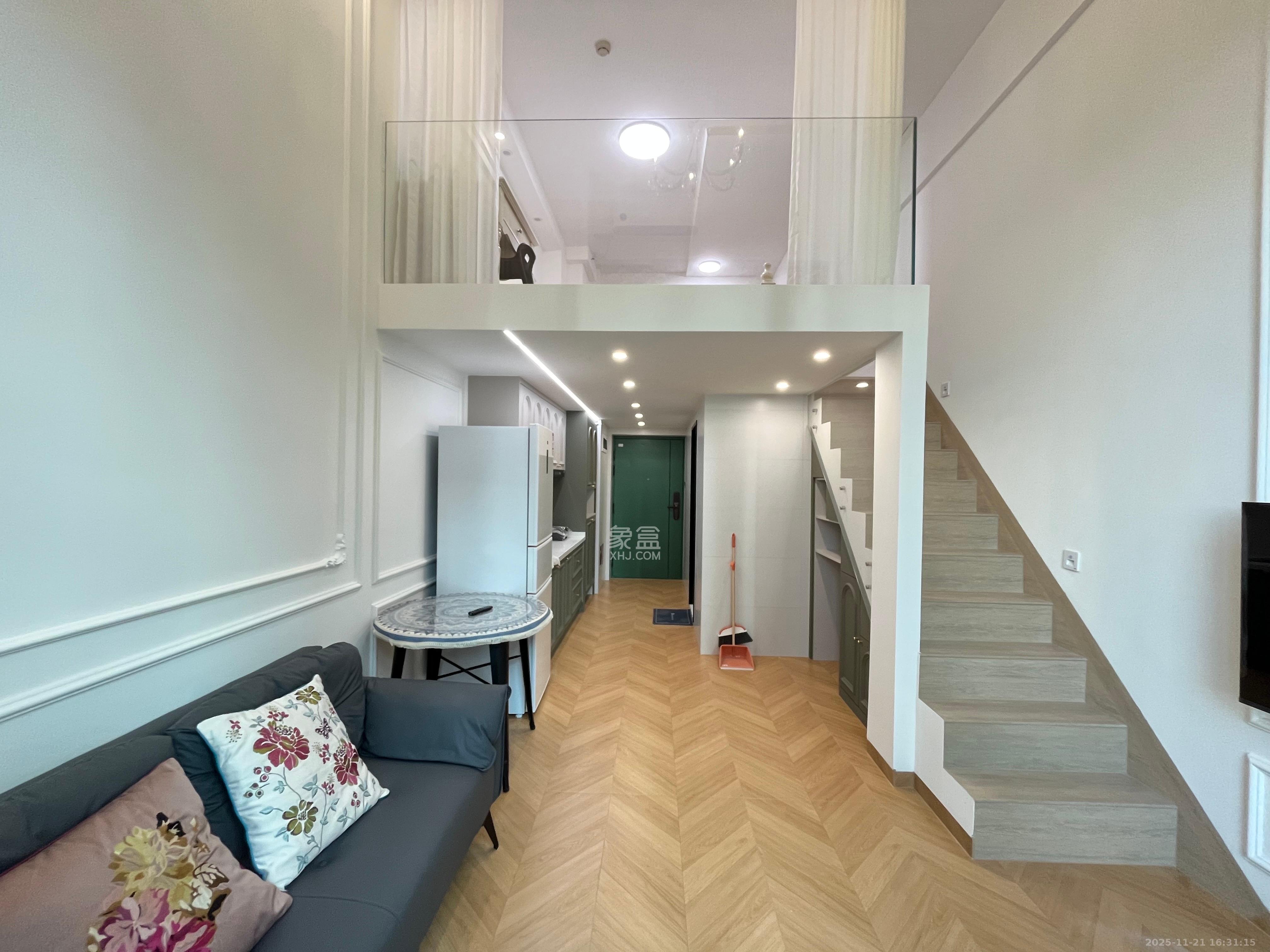 绿地V岛 1室1厅1卫 2300.0元/月 绿地V岛 1室1厅1卫 2300.0元/月室内图