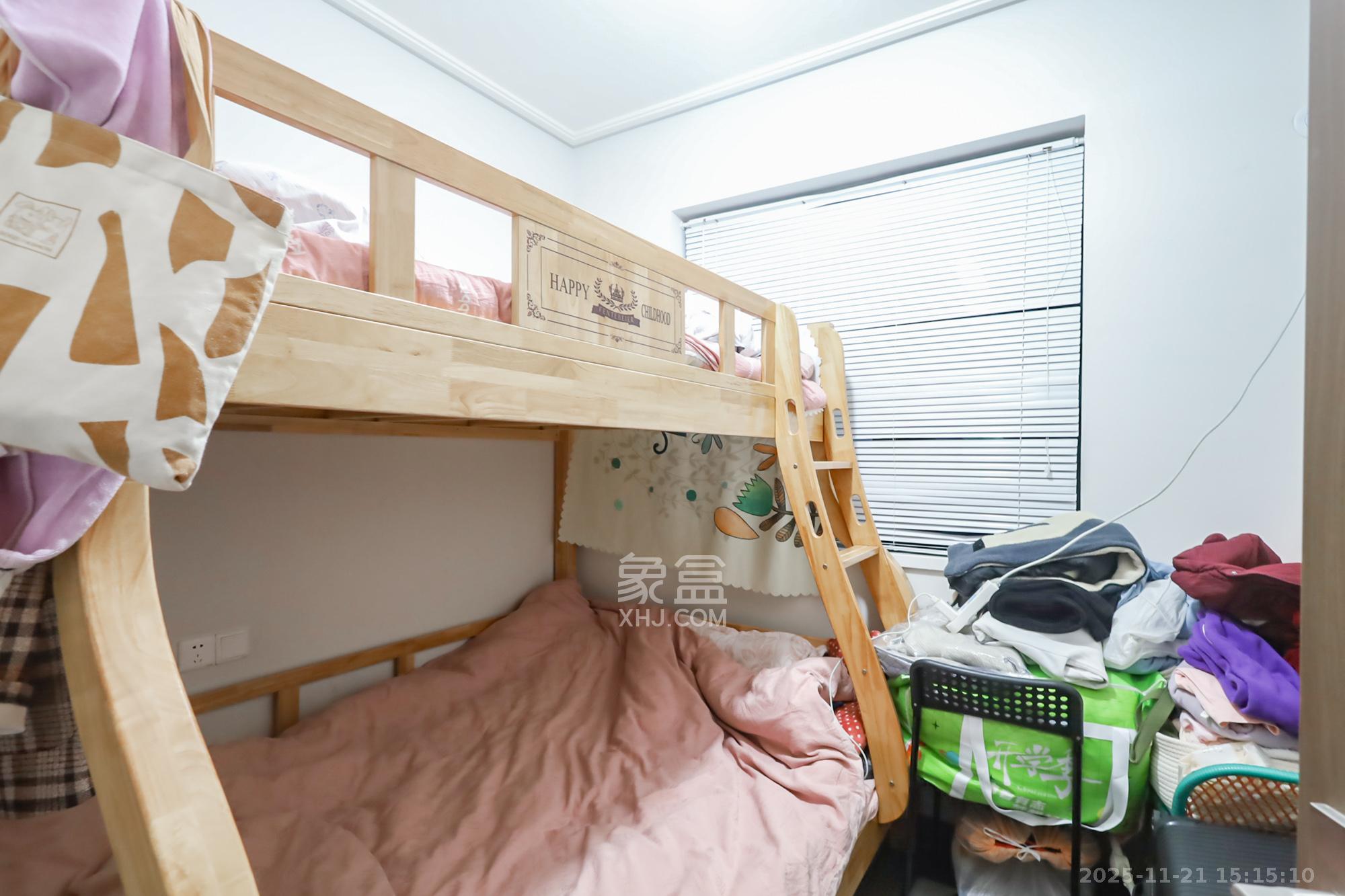 保利海德公园 3室1厅1卫 140.0万 保利海德公园 3室1厅1卫 140.0万卧室